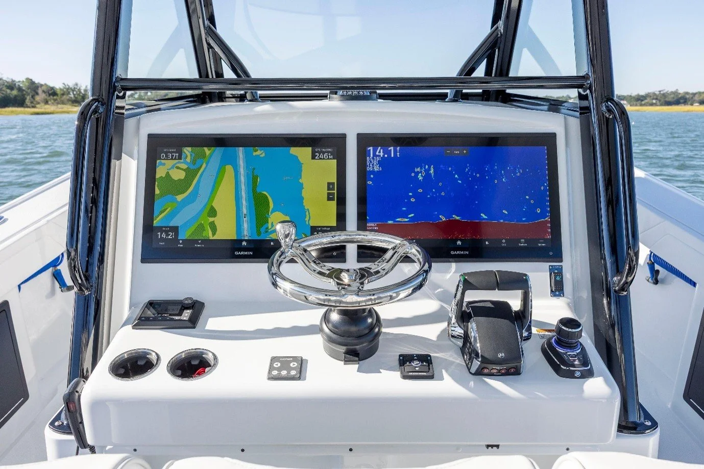How Can Marine Screens for Fishing Improve Your Garmin LiveScope Viewing Setup?
