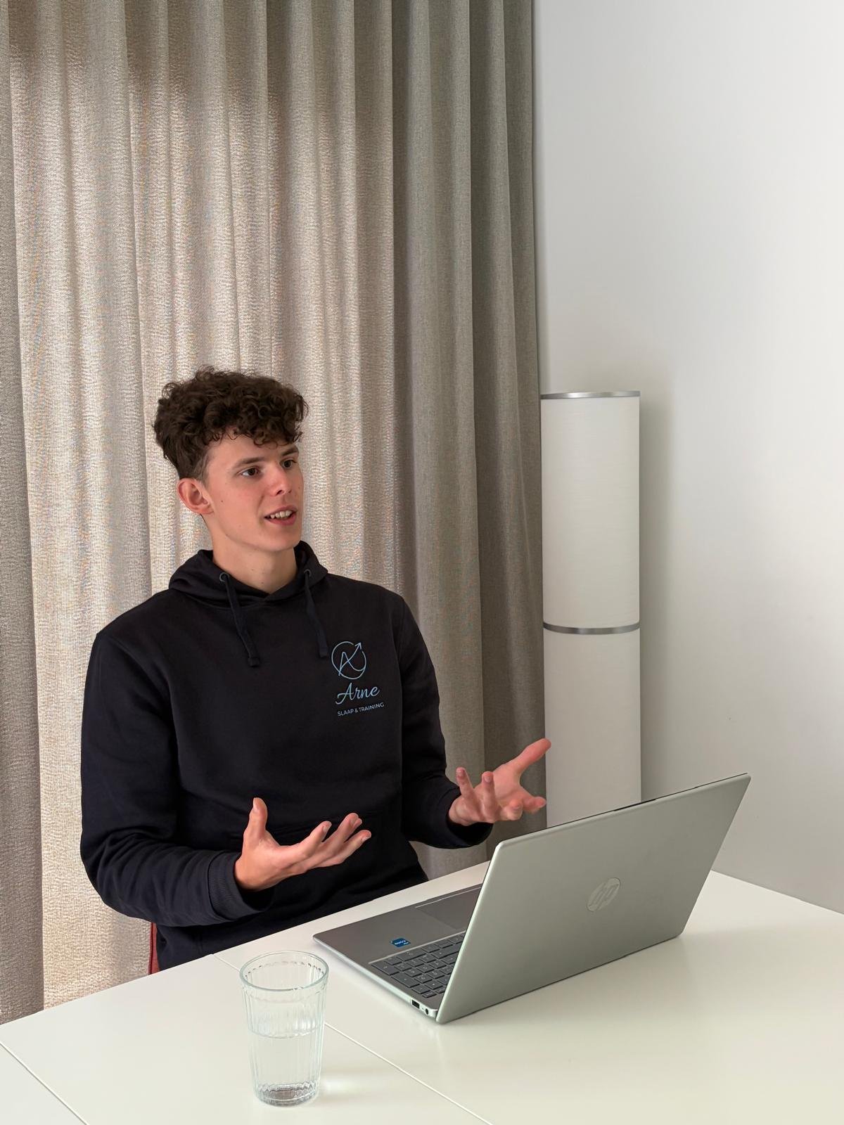 Slaapcoach Arne deelt praktische slaaptips en adviezen in zijn nieuwste blog voor shiftwerkers