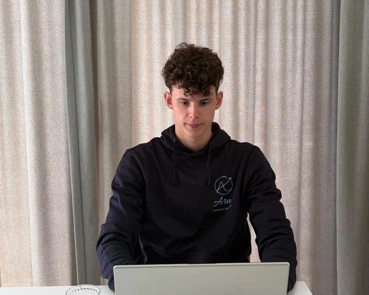 Slaapcoach Arne schrijft over slaaphygiëne, nachtdiensten en herstel op zijn blog
