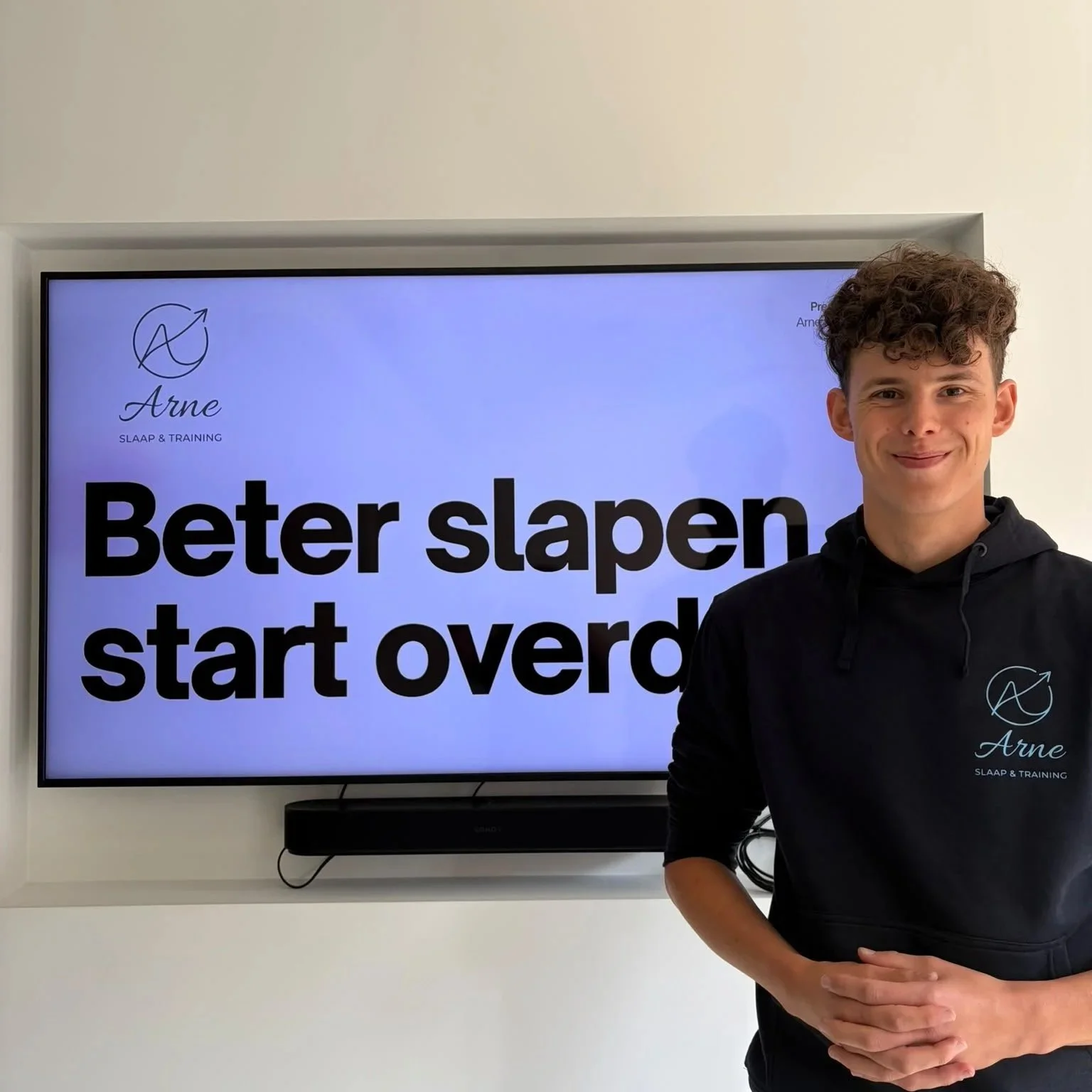 Slaapcoach Arne tijdens een presentatie over Beter slapen start overdag voor shiftwerkers