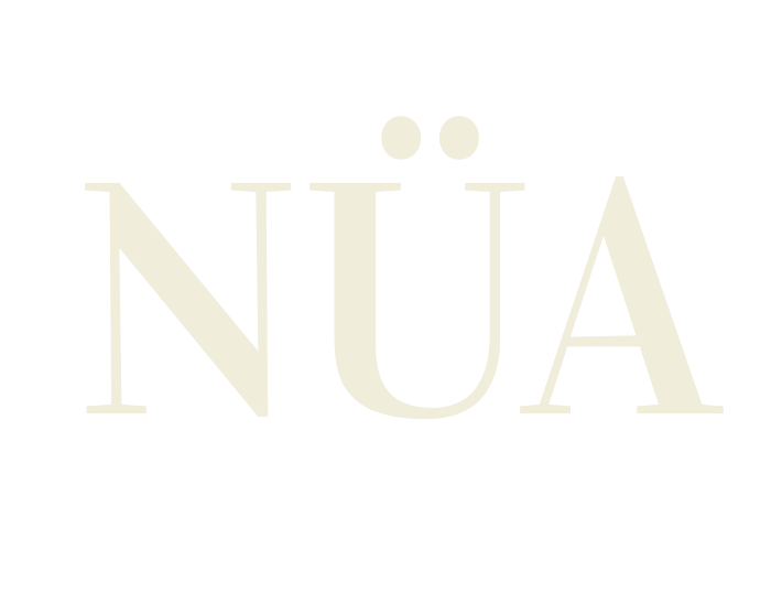 NÜA crée des bougies parfumées artisanales fabriquées à la main en France. À offrir, à s'offrir, ou pour personnaliser vos événements : mariages, baptêmes, dîners et célébrations. Commandes sur mesure disponibles.