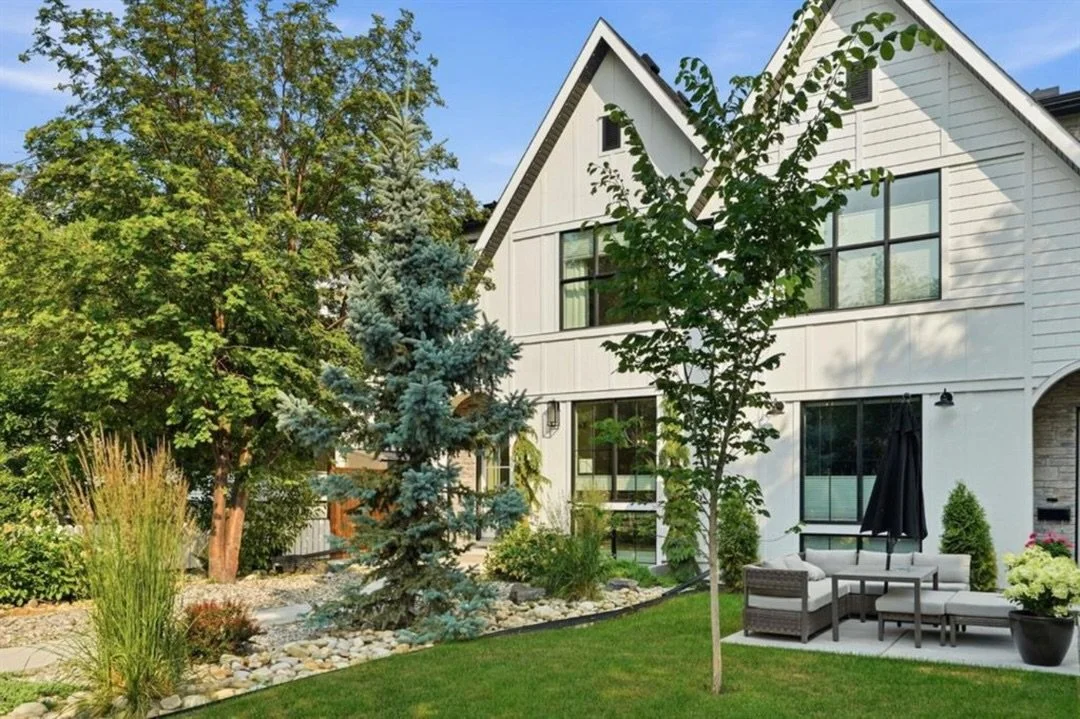 FEATURED LISTING | PARKDALE ✨

Most backyards stop at the fence. This one keeps going. 736 35 Street NW backs onto Parkdale&rsquo;s community garden, green space and sports fields, with the river pathways and outdoor rink steps from the back gate.
✨ 