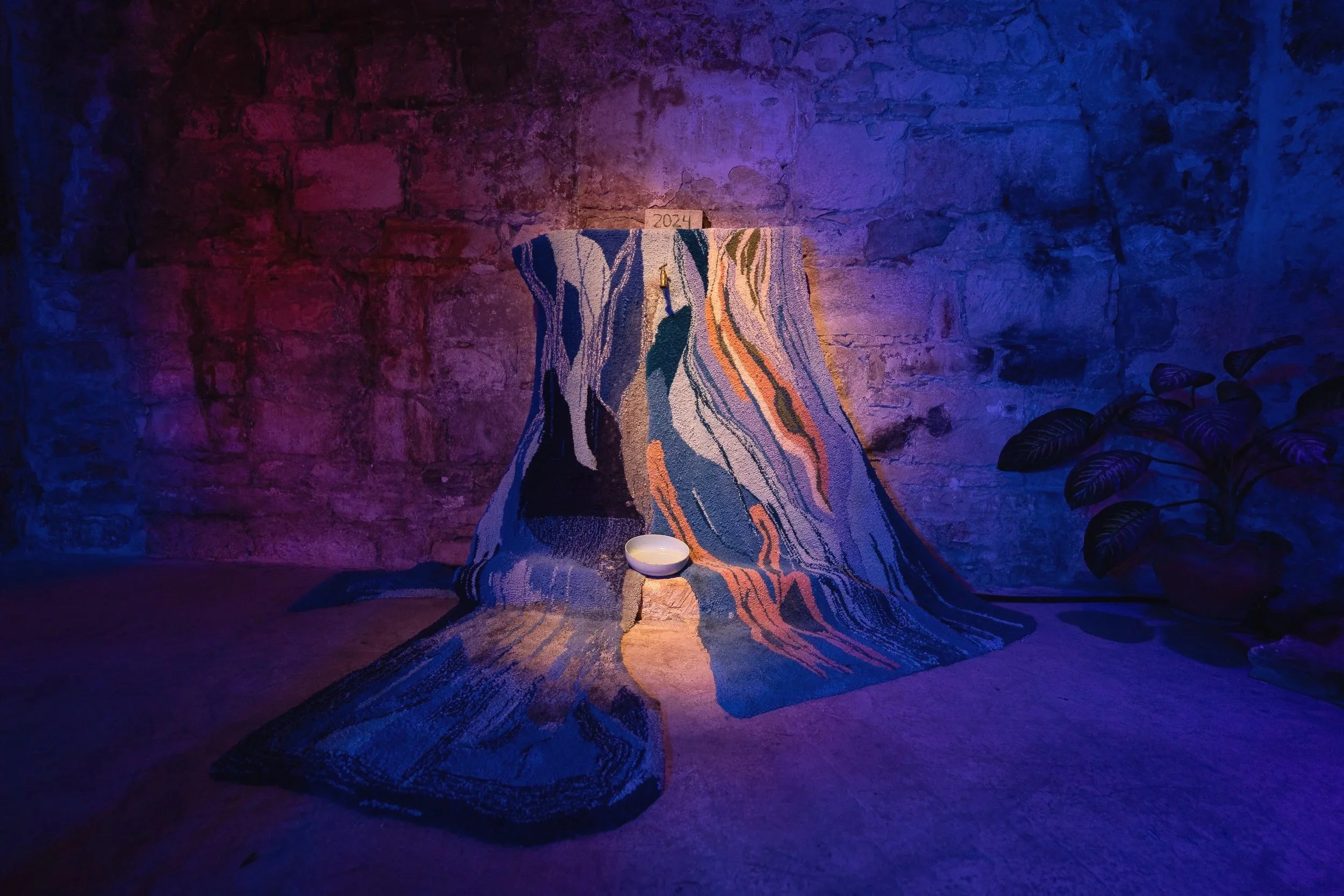 ´βρύω , αναβλύζω ´ ,  2024
'to well up, to gush forth' ,2024
Dimensions variable 
faucet dripping water, hand tufted wool sculpture 