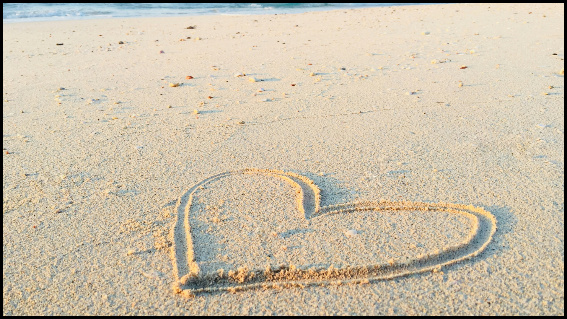 Relax on the island’s pristine beaches, enjoying the peaceful serenity of the ocean.