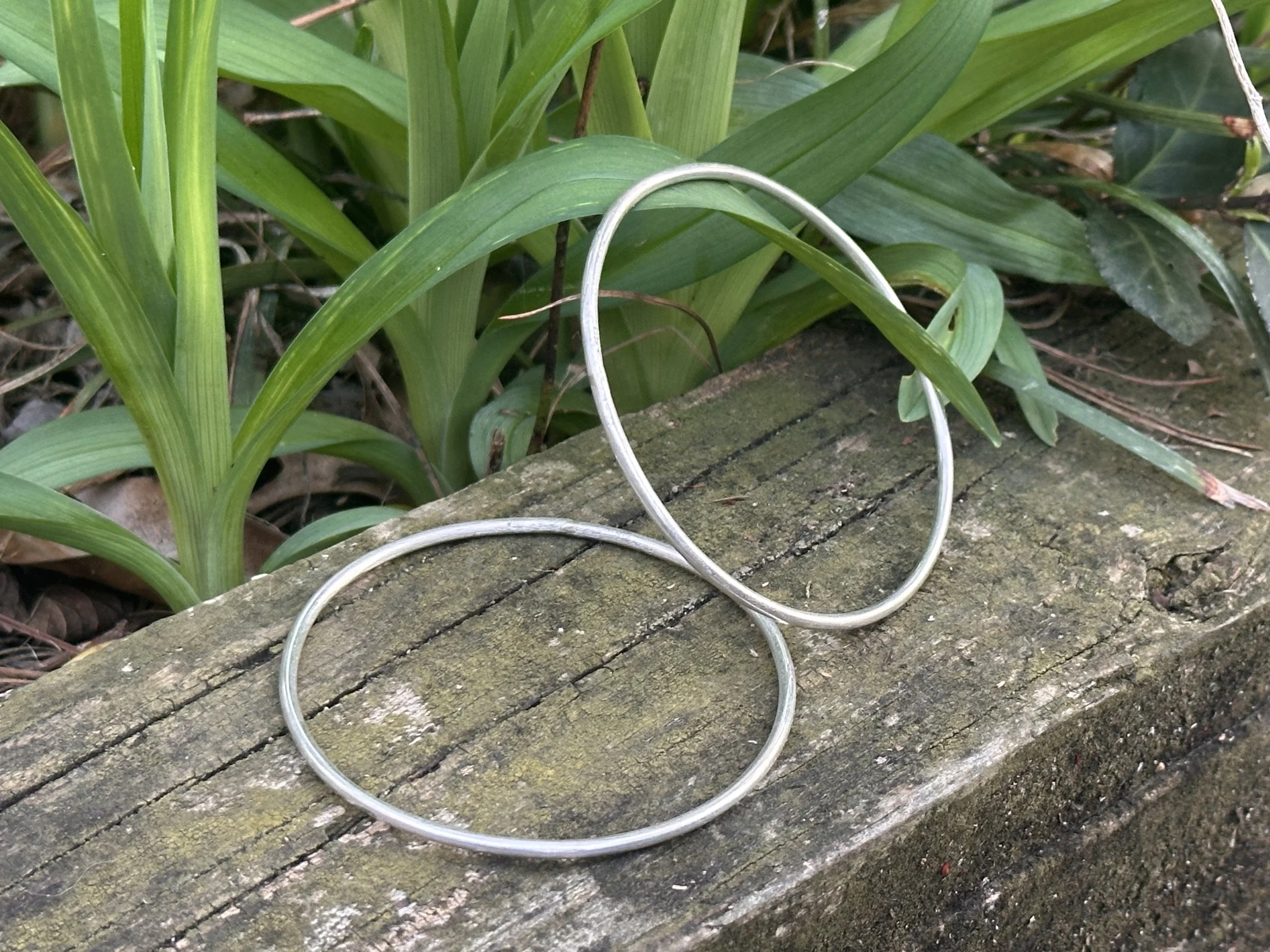 The Infinite Loop // Medium Silver Bangle