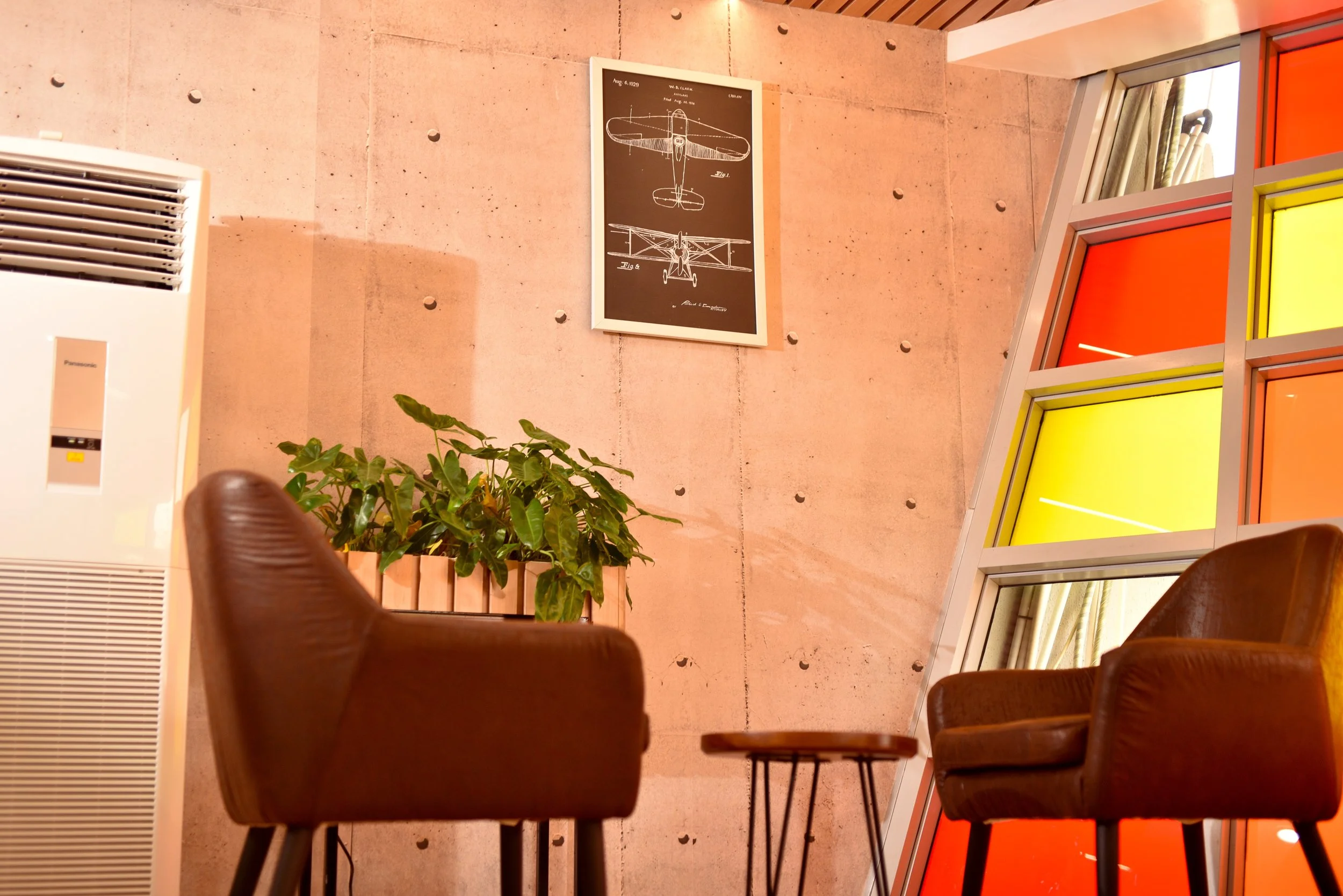 Decompression seating
