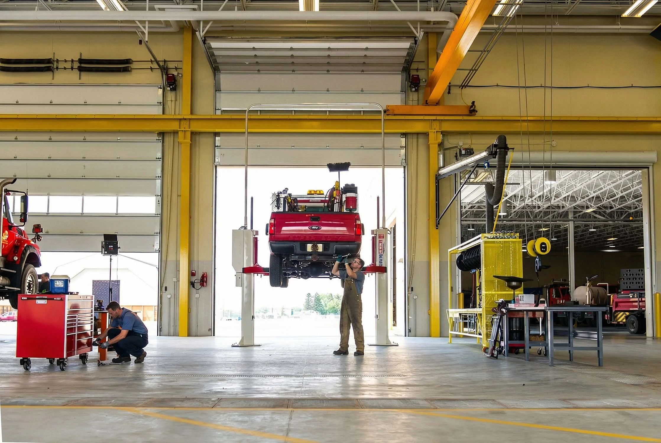 Jefferson Repair Lift w Crew.jpg