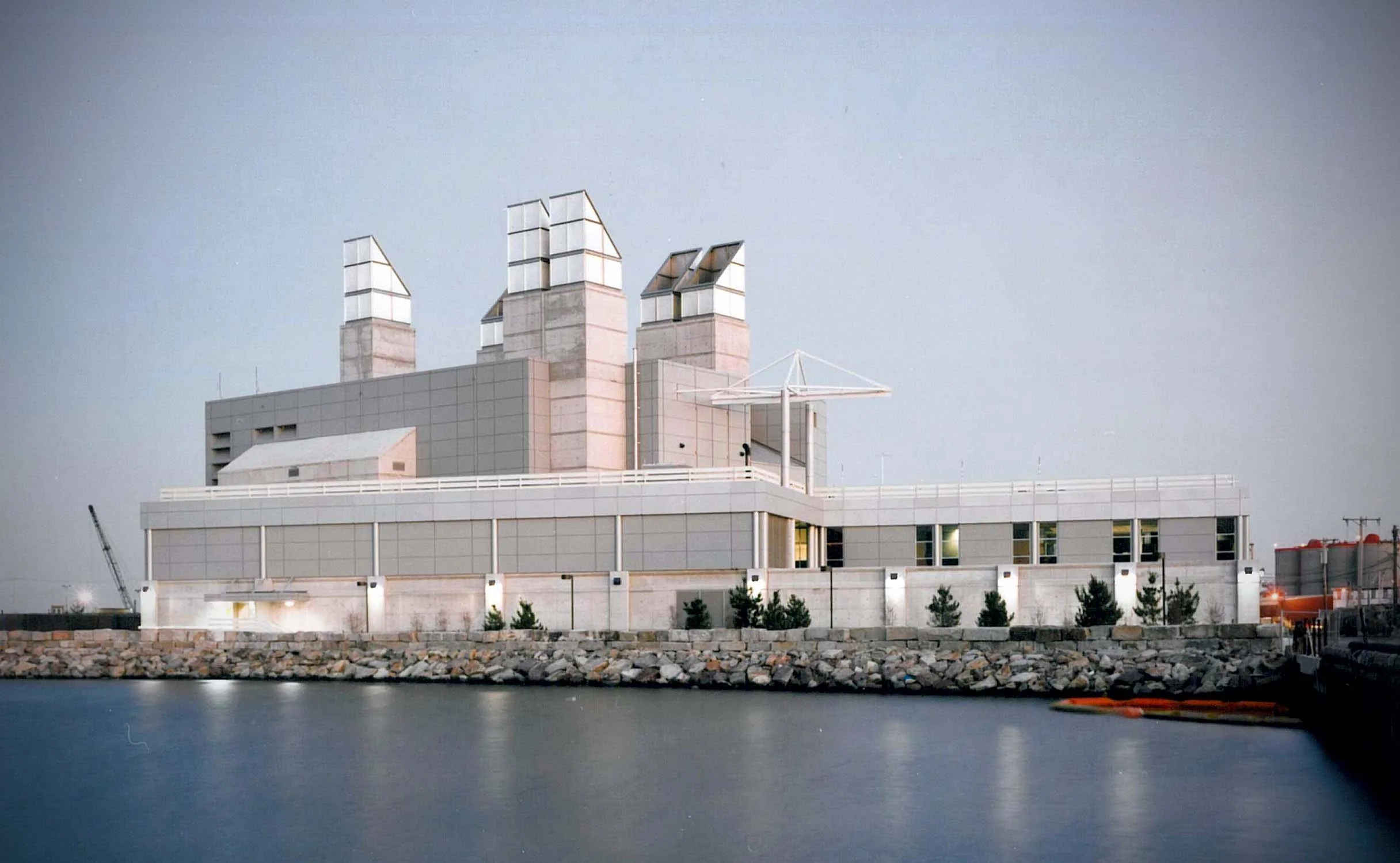 Boston harbor tunnel Vent Bldg 7-edit.jpg
