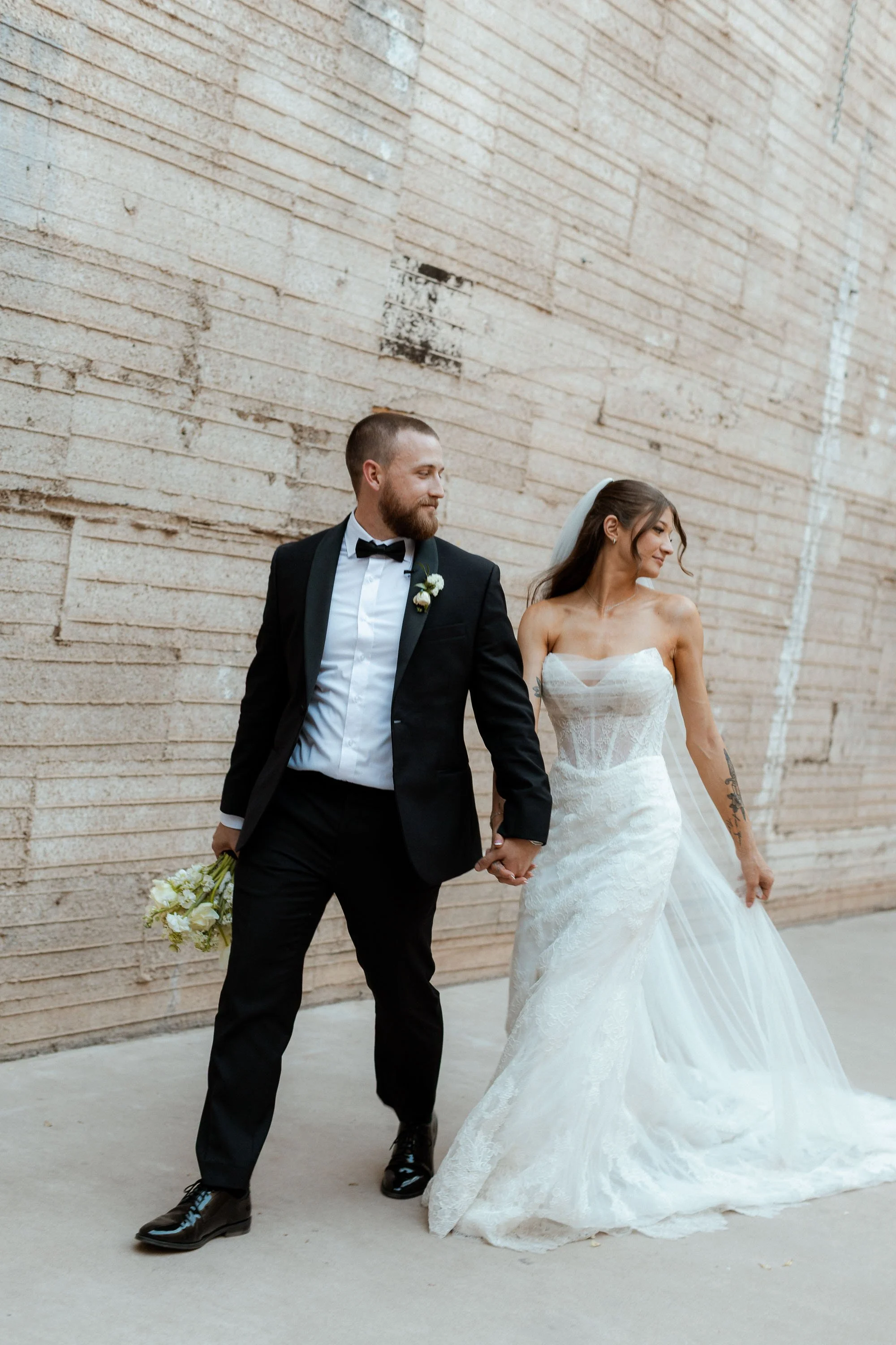 Gillian Rea Arizona Wedding Photographer Ice House Phoenix Wedding Venue romantics_9.JPG