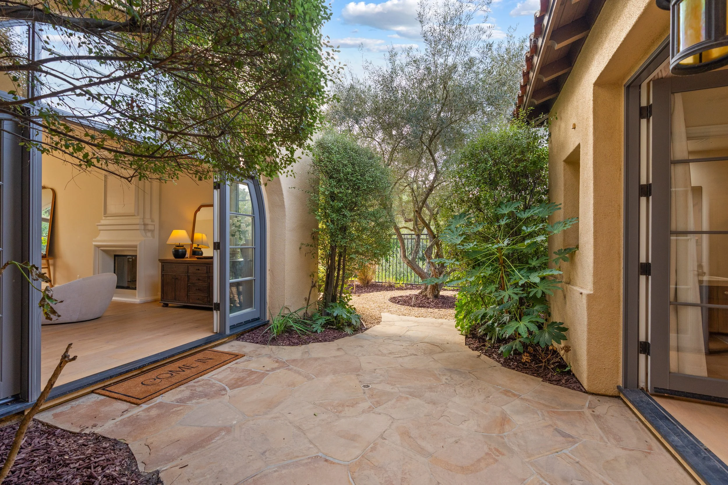 A9M_034_8308 Top O the Morning Wy.jpg