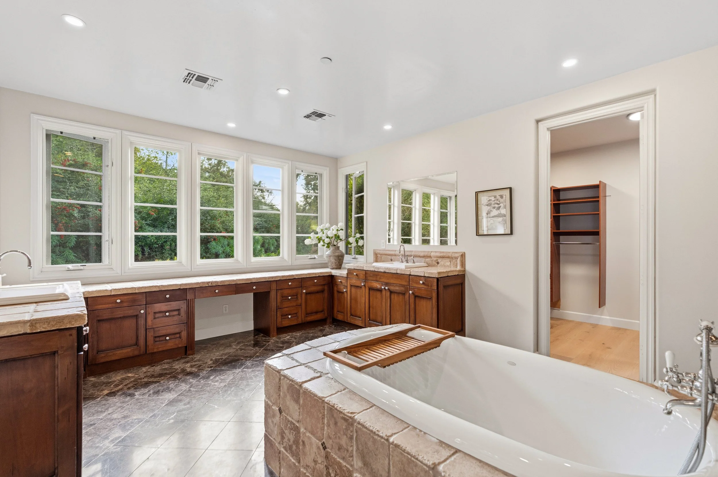 A9M_061_8308 Top O the Morning Wy.jpg