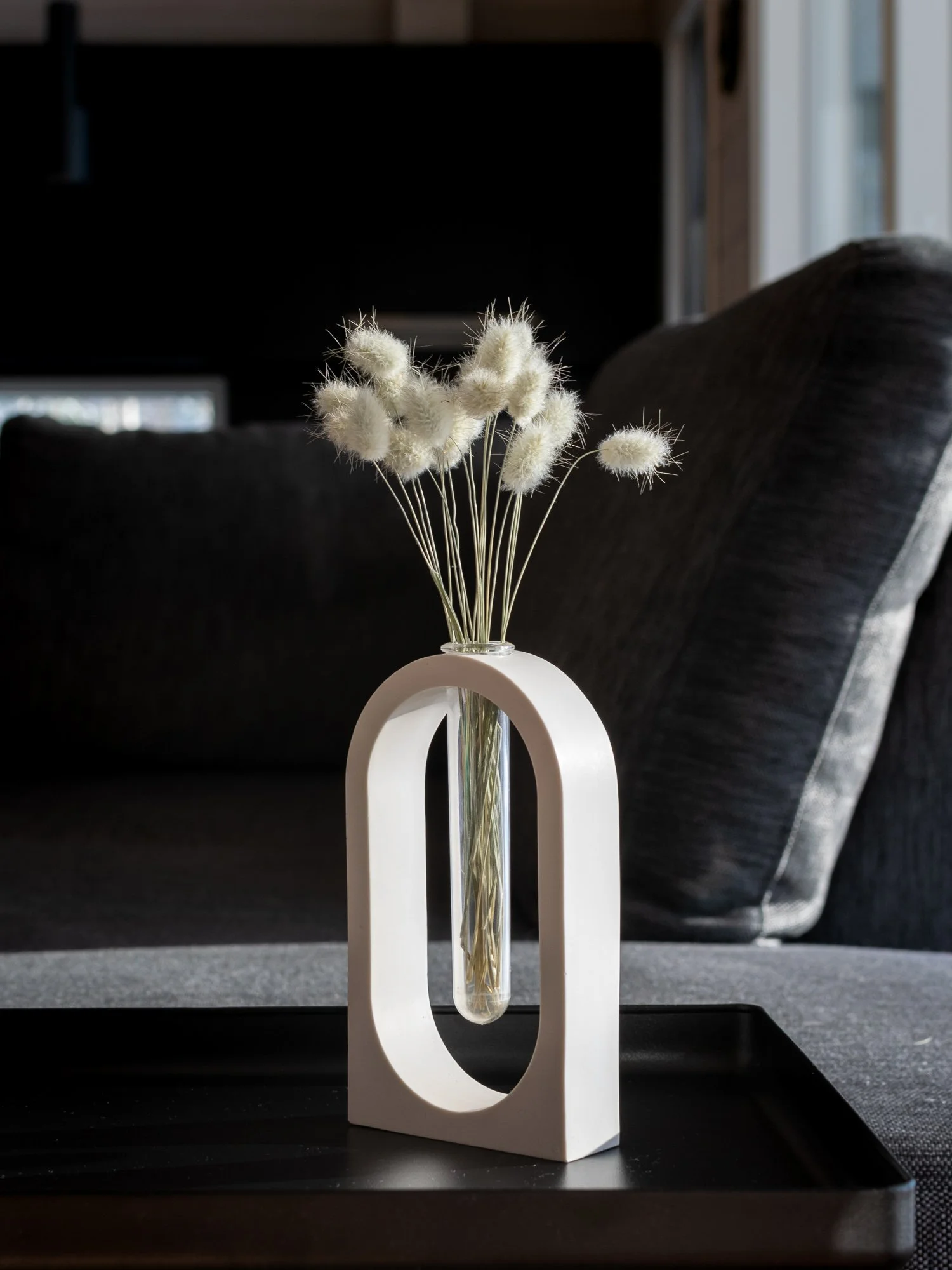 Vaalin minimalistinen kukkavaasi lahjaksi tai kotiin