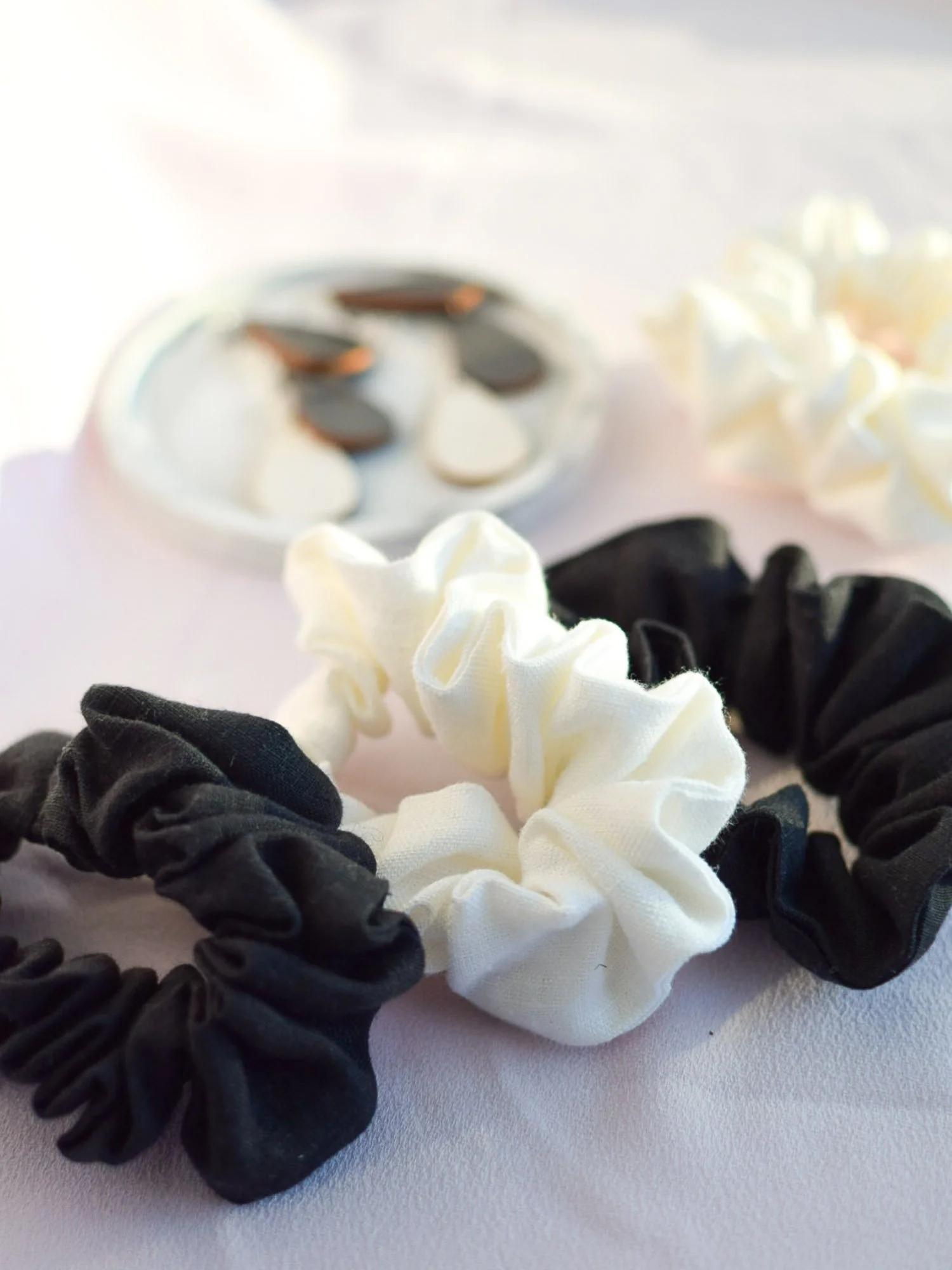 Vaalin pellavasta käsintehty hiusdonitsi arkeen ja juhlaan