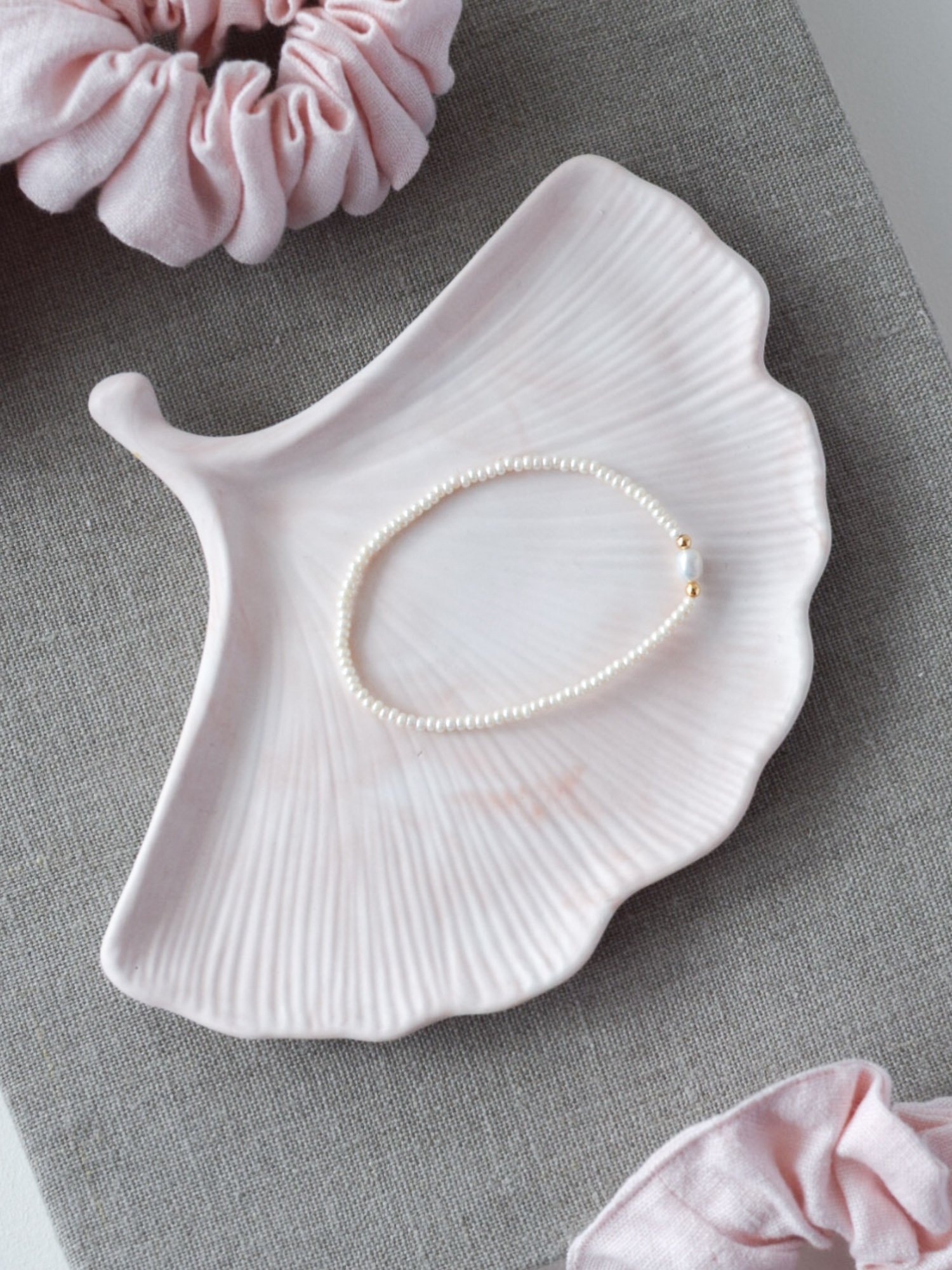 Vaalin korusäilytys tai säilytys pienille esineille