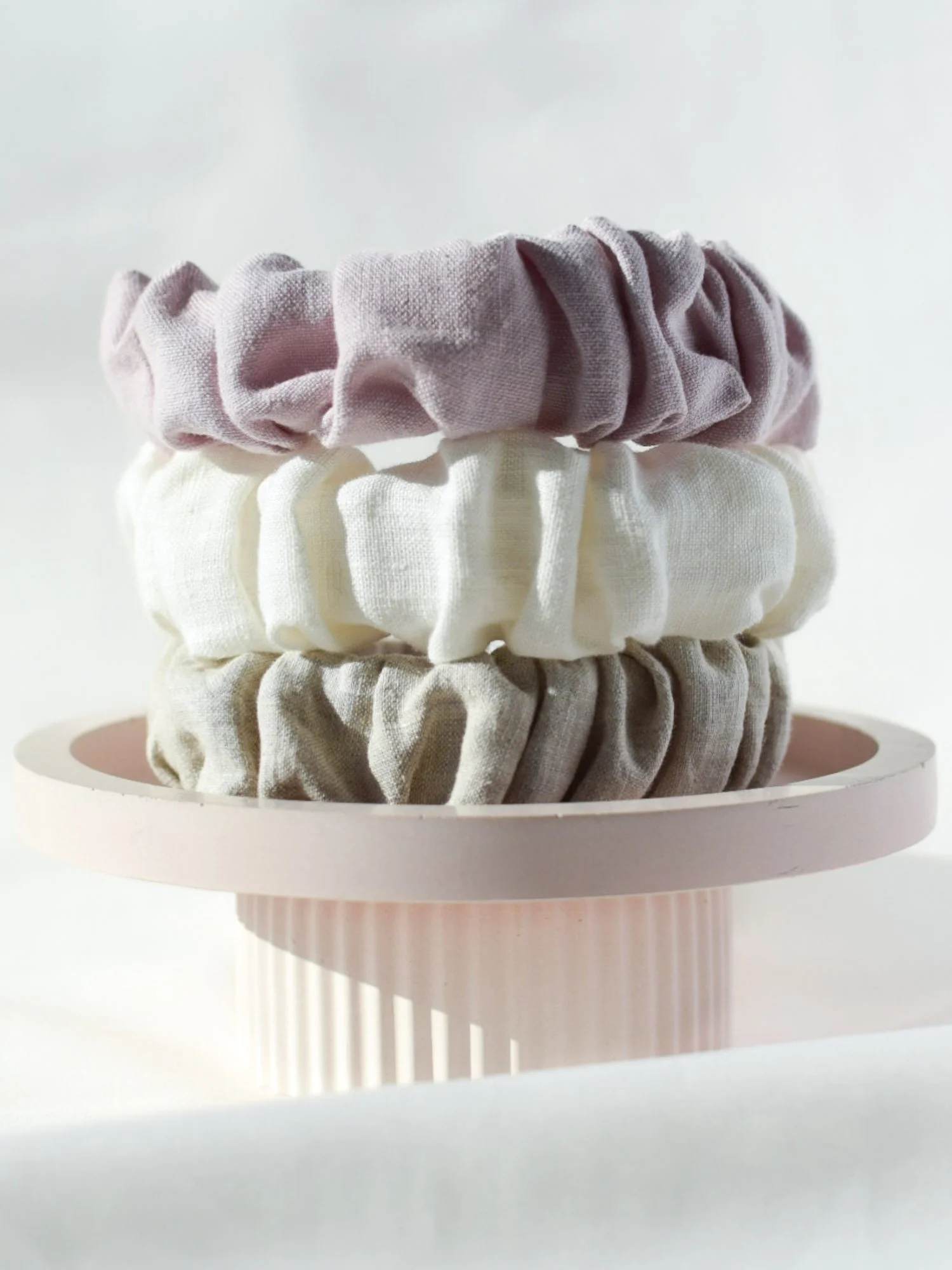 Vaalin pellavasta käsintehty hiuspanta arkeen ja juhlaan