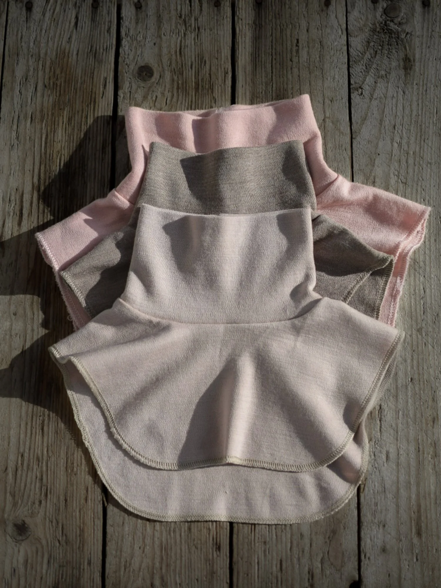 Vaalin käsintehty lasten merinovillakauluri