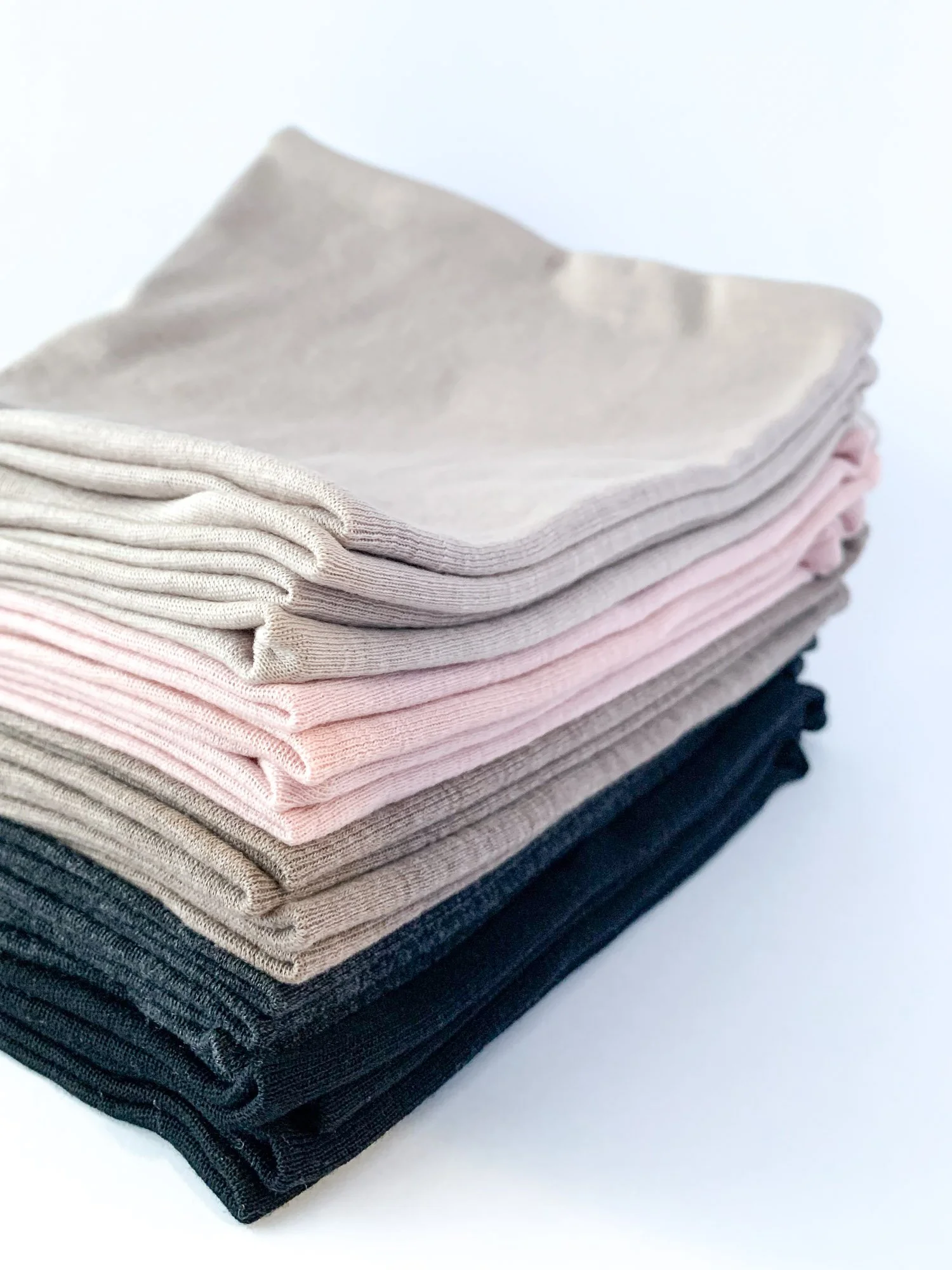 Merinovillatuubihuivin sävyjä.