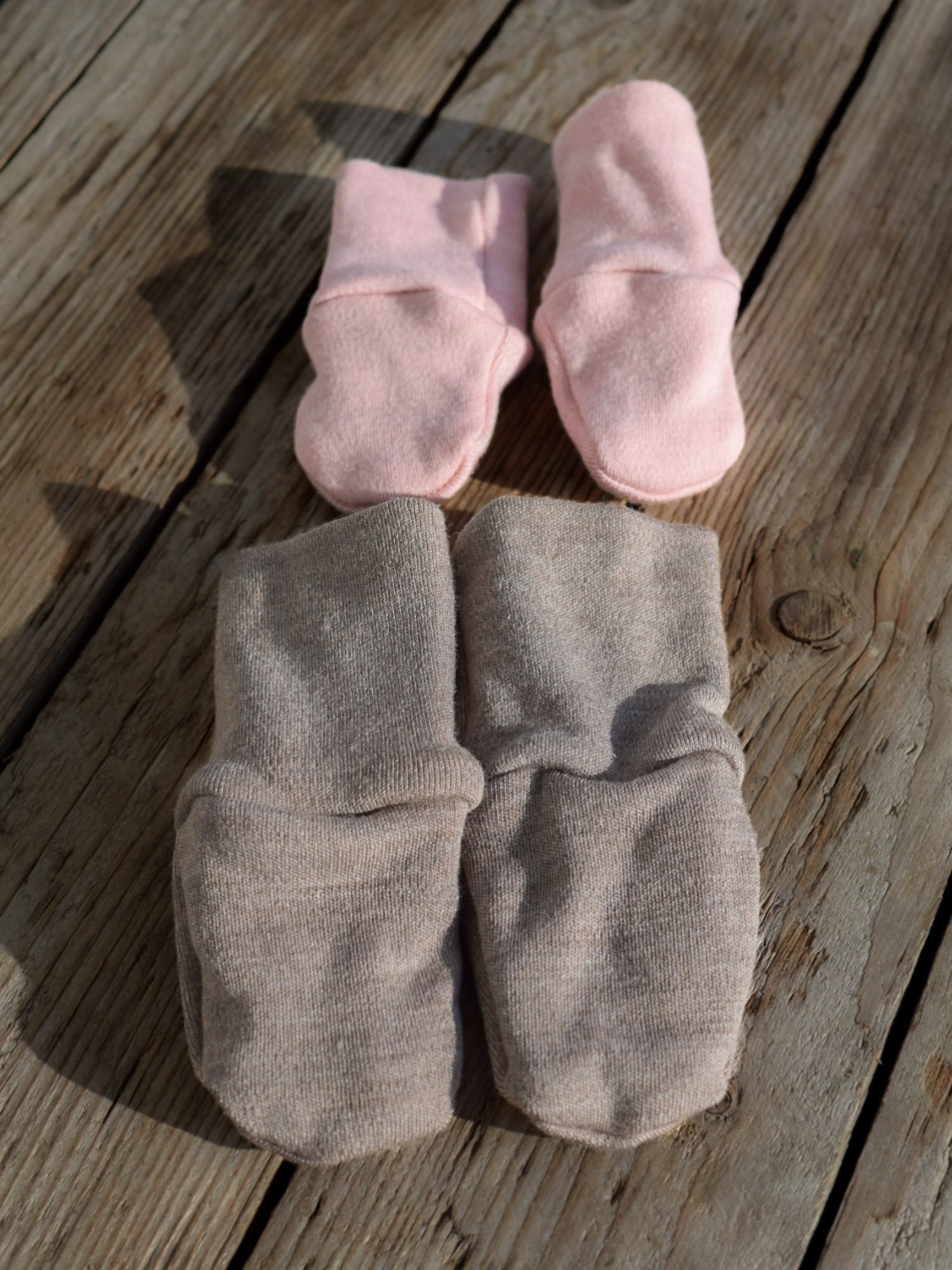 Vaalin käsintehty vauvan merinovillatumput