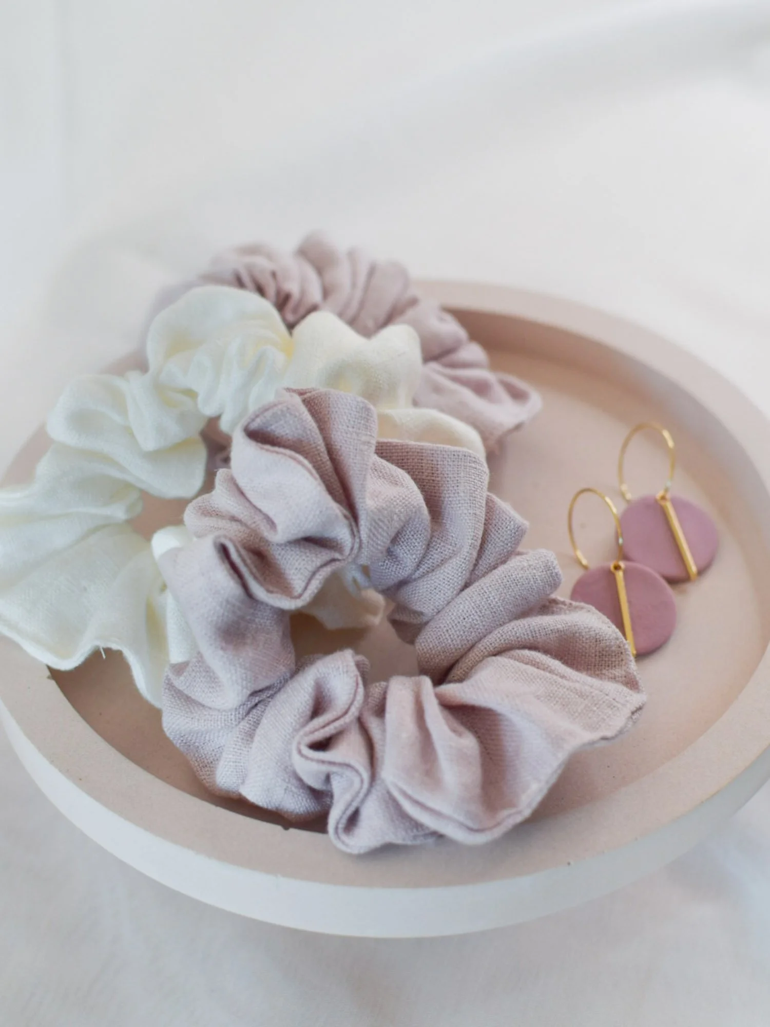 Vaalin käsintehty hiusdonitsi pellavasta