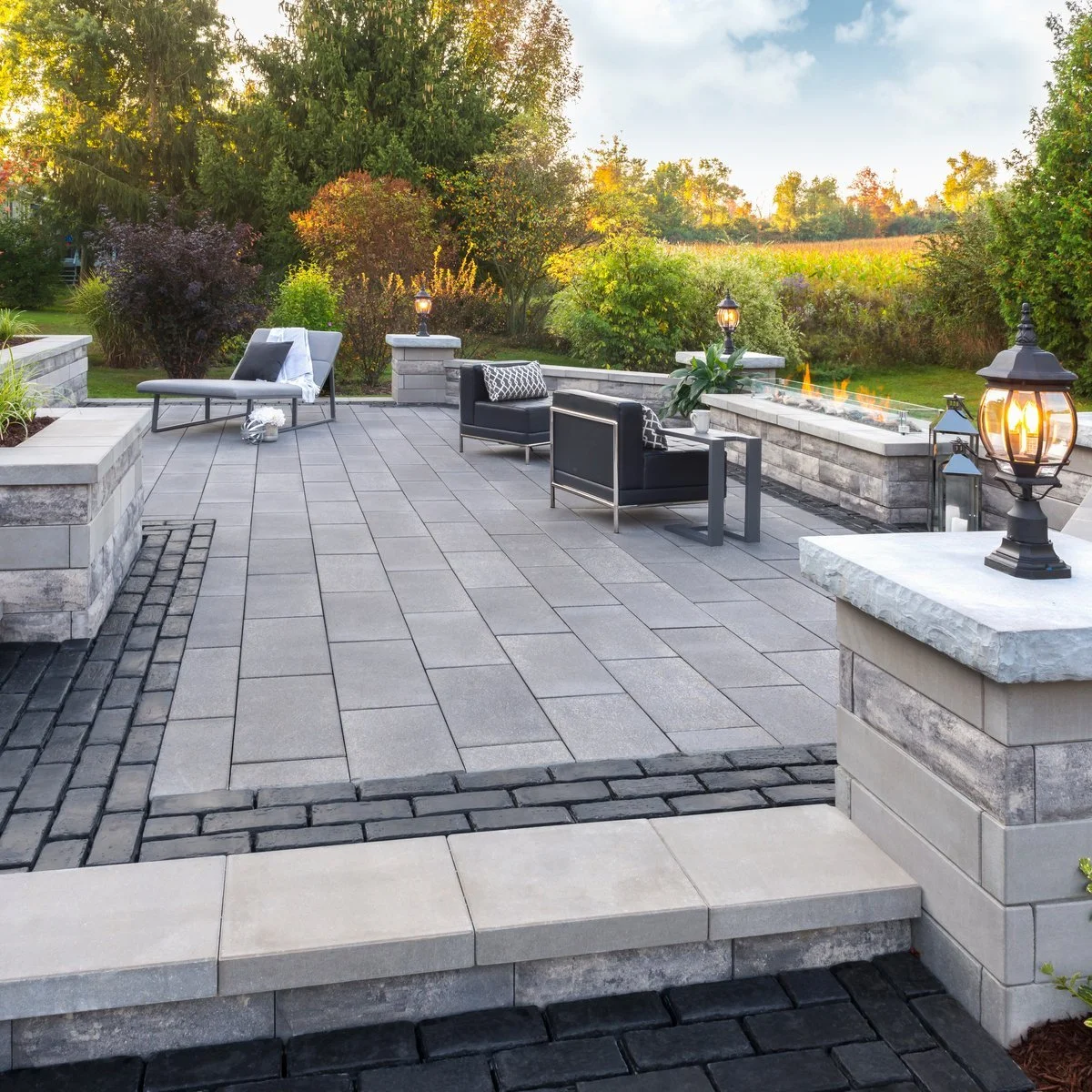 Outdoor kitchens and fireplaces with stone finish in Charlottesville, VA
