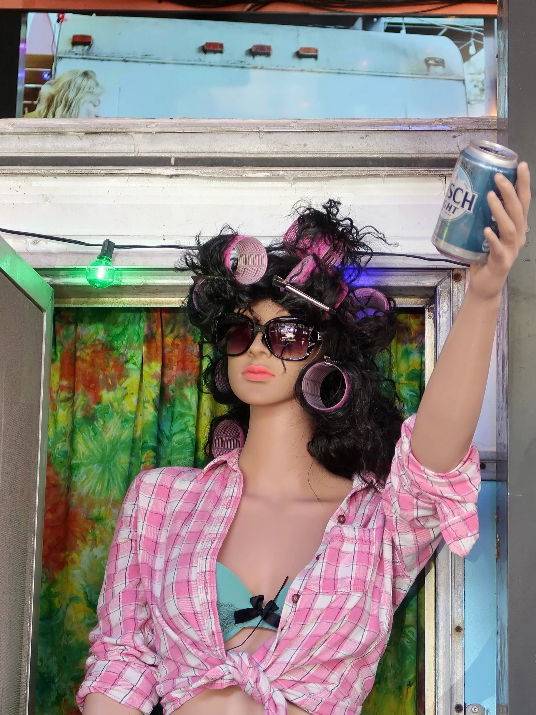 All in favor of Tuesday booze-day, raise a drink 🍺🍹