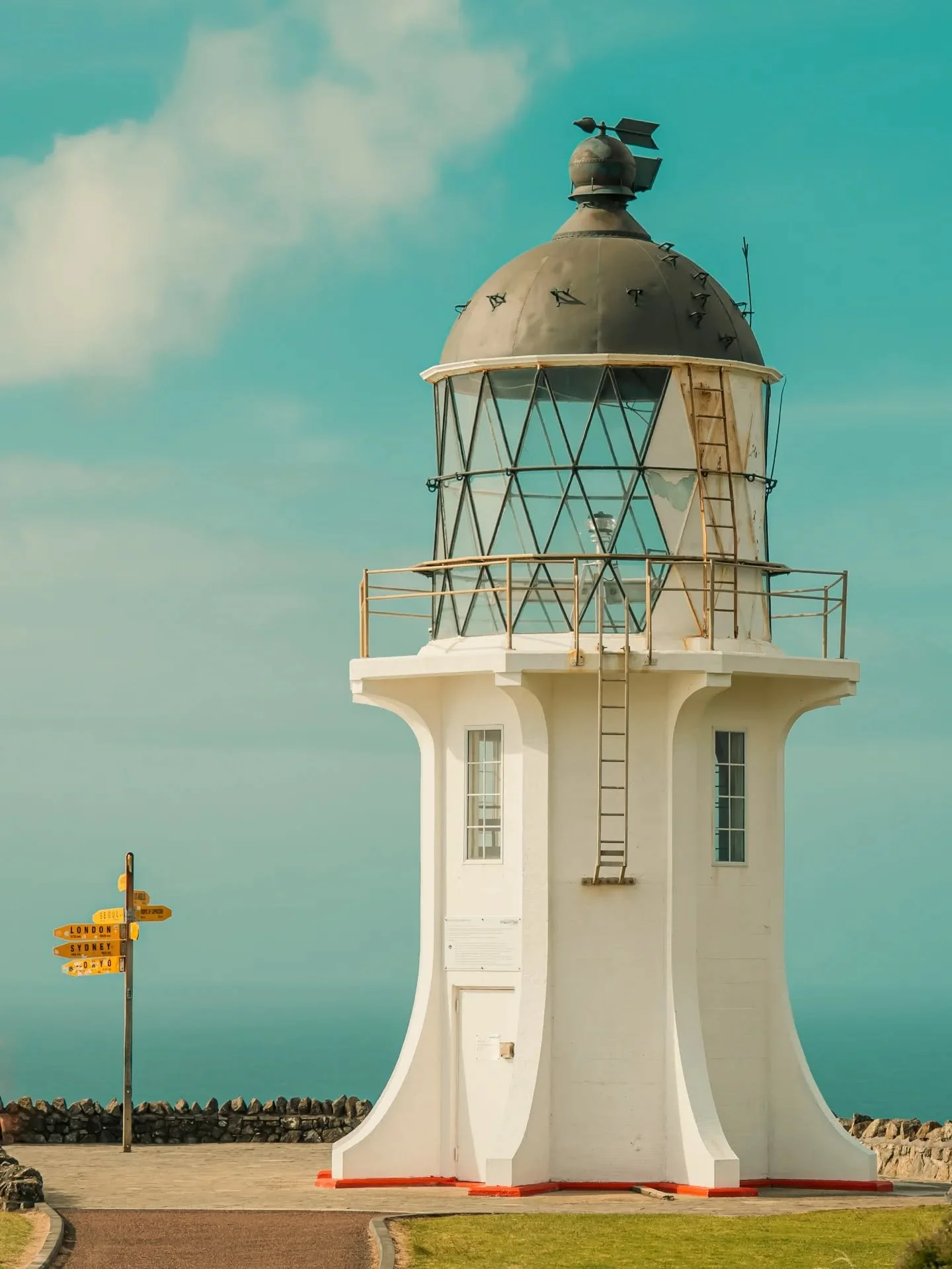 Cape Reinga Collection
.
.
.
.
#capereinga #newzealand #purenewzealand #landscapephotography #lighthouse