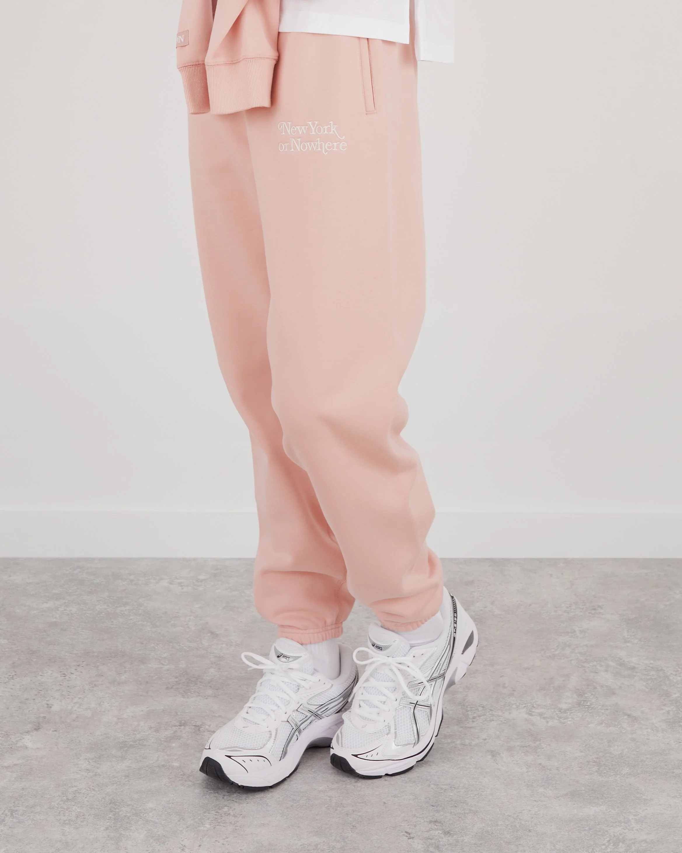 NYON-Ecomm-Signature-Sweatpants-Pink-3.jpg