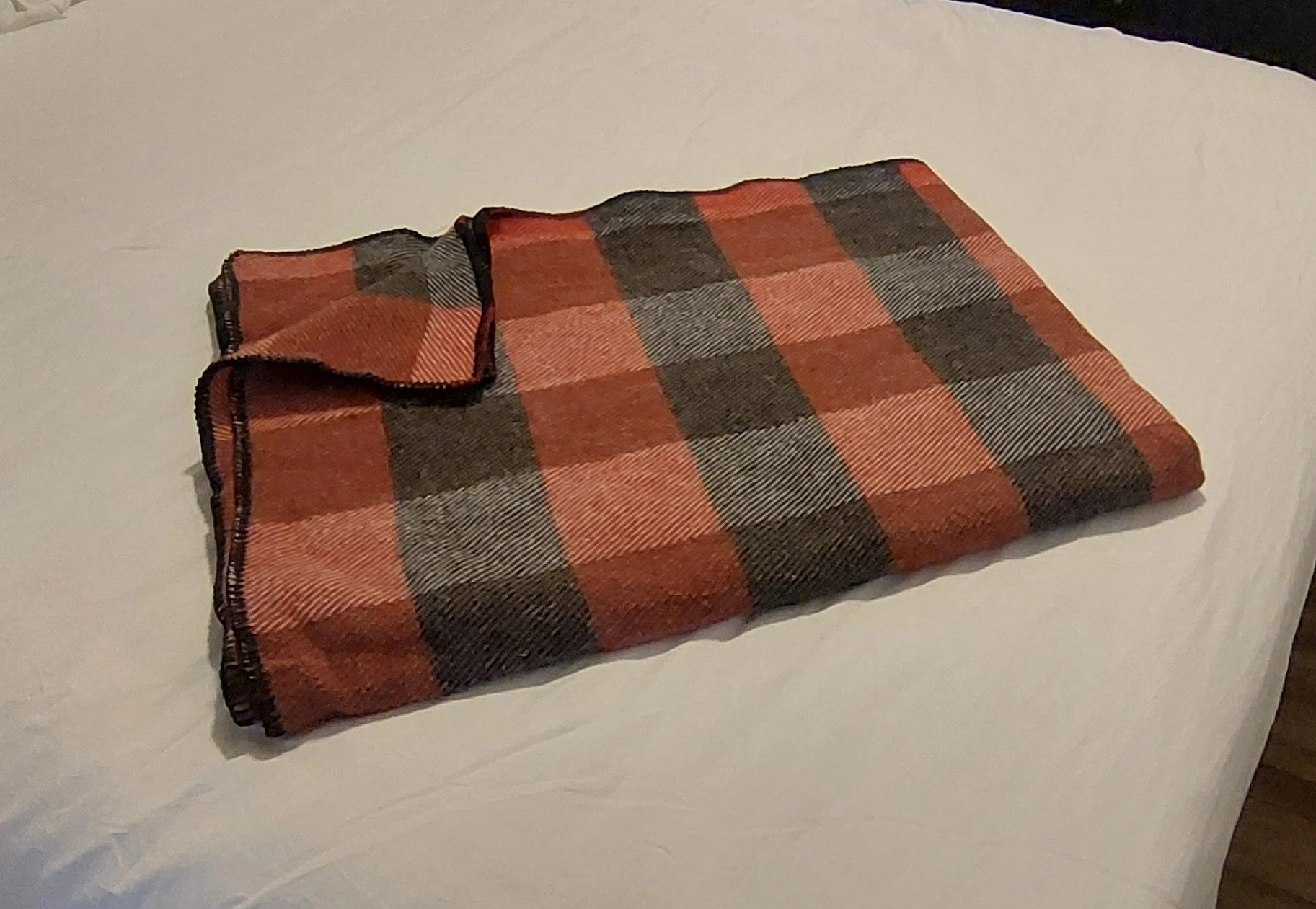 REDBLACKTHROW1.jpg