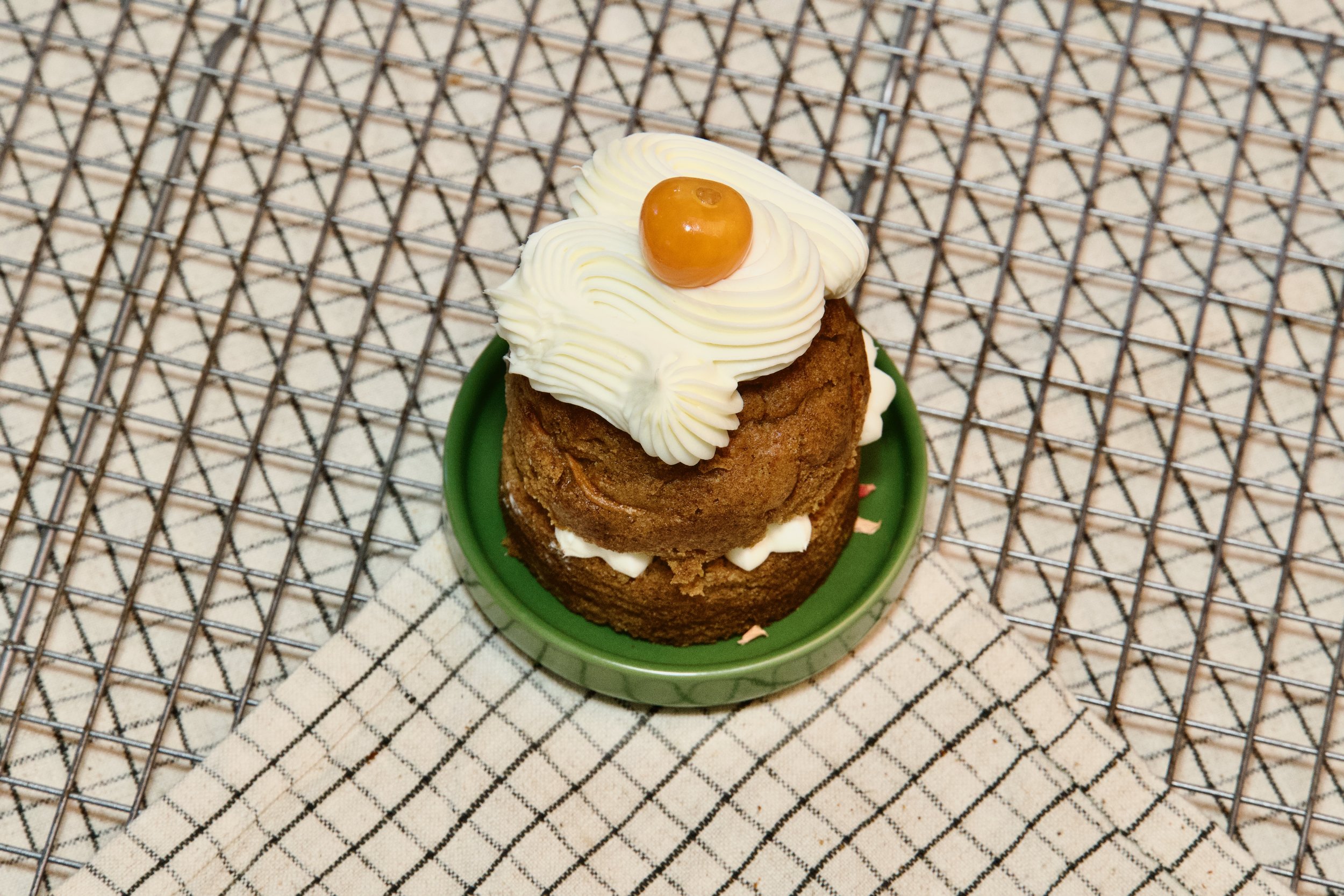 Banana Cream Mini Cake