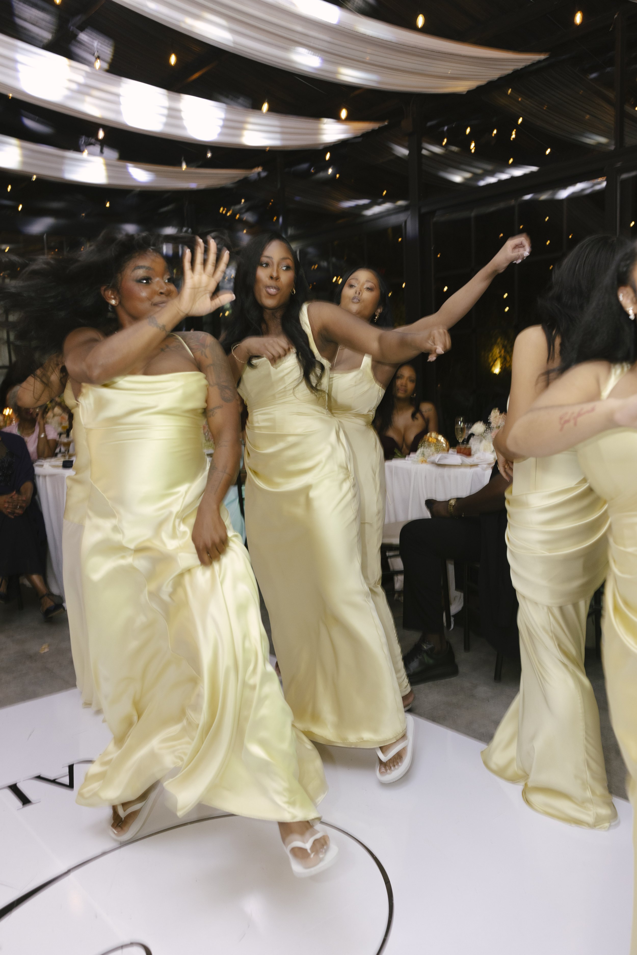 Wedding reception at Forest Campestre in Medellín, Colombia featuring the couple's first dance, parent dances, dance floor celebration, wedding desserts, and candid documentary wedding photography.
