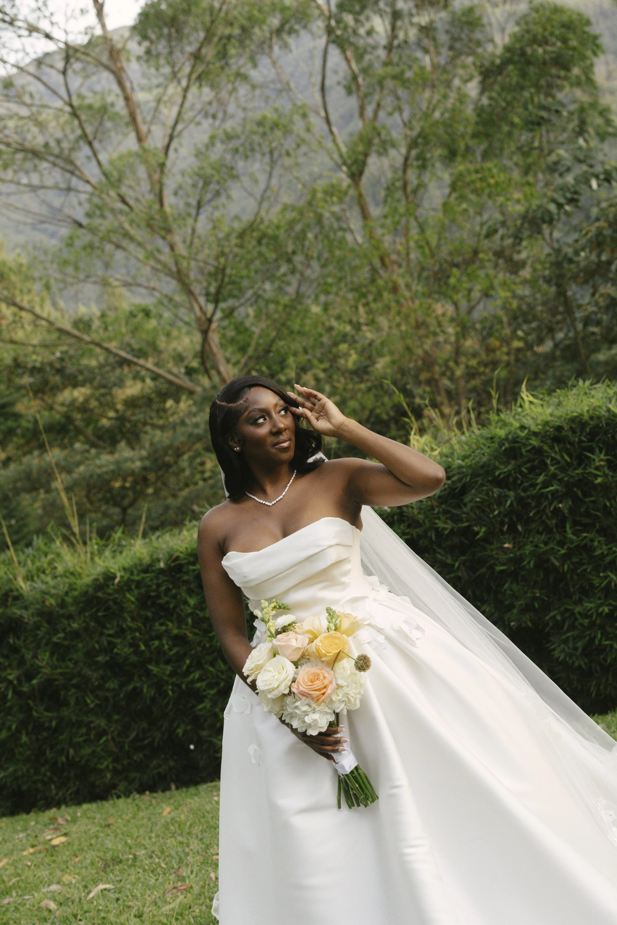 Bride and groom portraits at Forest Campestre in Medellín, Colombia featuring romantic destination wedding photography, lush tropical gardens, bridal party portraits, and natural, documentary-style moments.