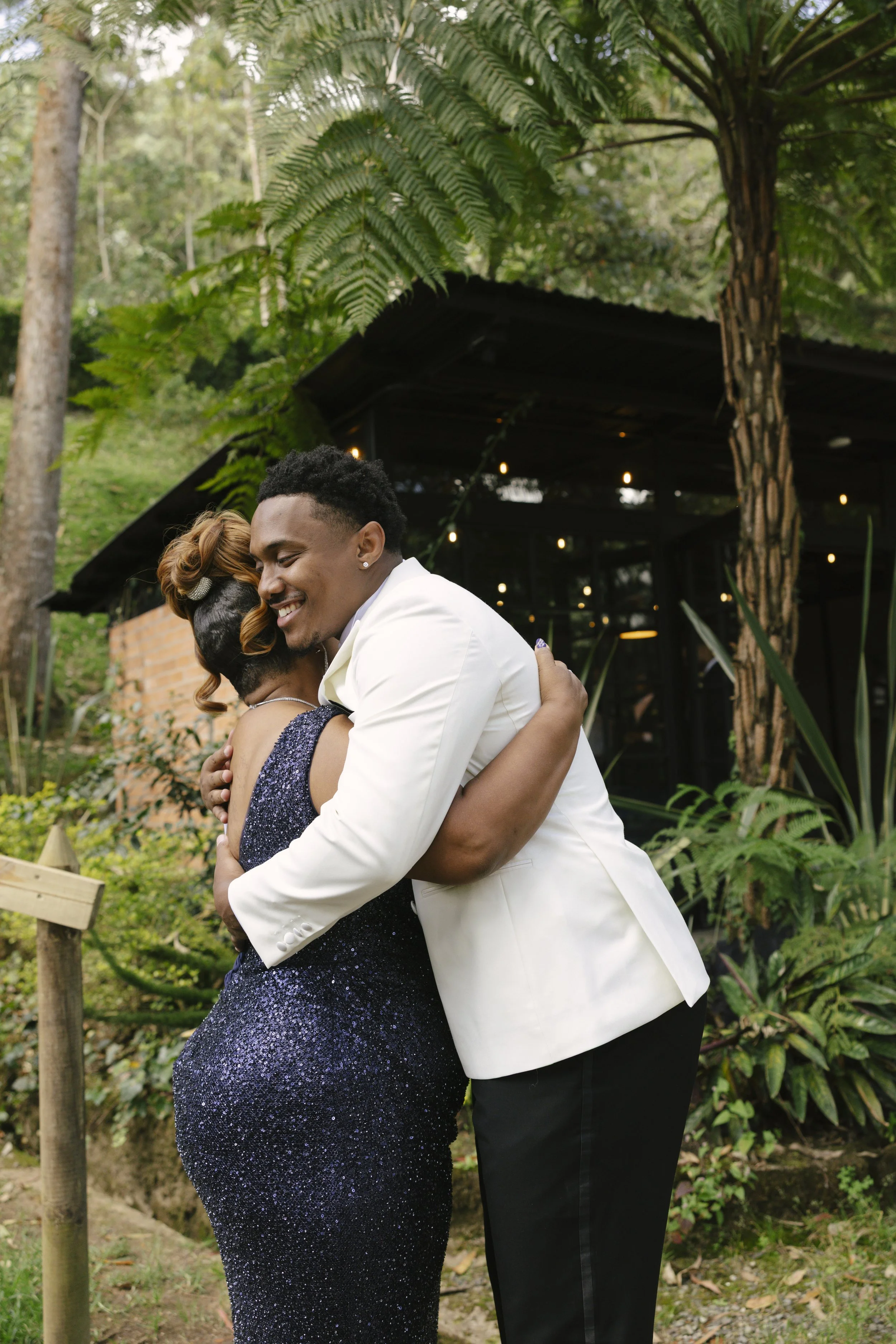 Documentary destination wedding photography at Forest Campestre in Medellín, Colombia featuring an intimate first look, modern wedding details, emotional portraits, ceremony, reception, and candid moments captured by Arizona wedding photographer Raw 