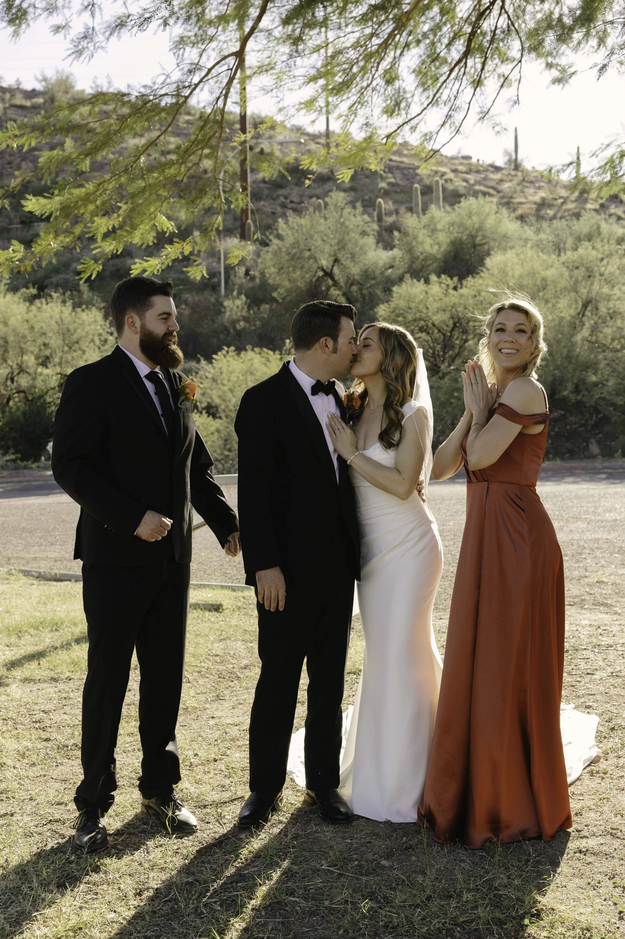 Before boarding the Dolly Steamboat, the couple shared a quiet first look along the shoreline of Canyon Lake. Surrounded by the desert mountains and calm water, they exchanged private vows in an intimate moment before the celebration began. The peace