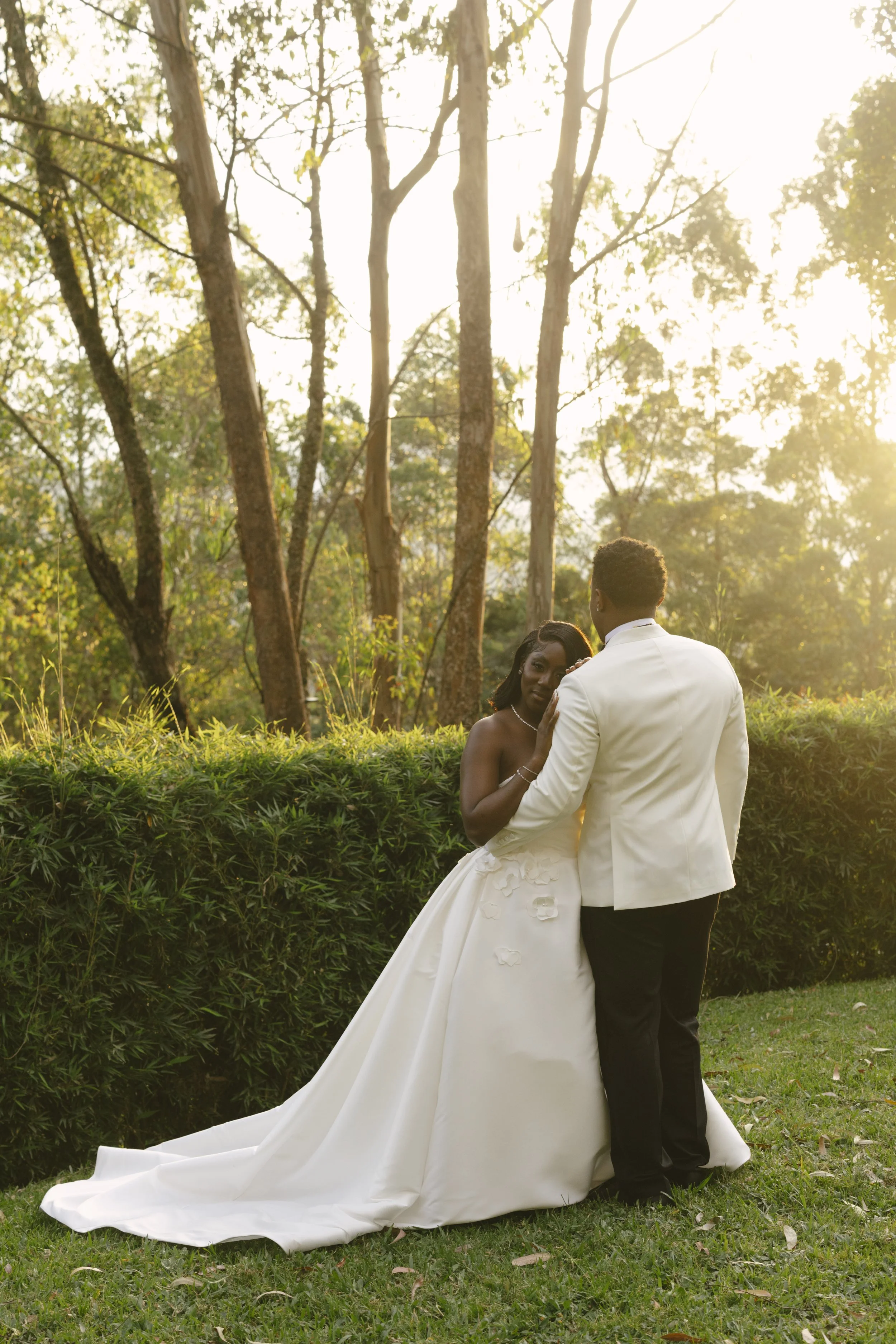 Bride and groom portraits at Forest Campestre in Medellín, Colombia featuring romantic destination wedding photography, lush tropical gardens, bridal party portraits, and natural, documentary-style moments.