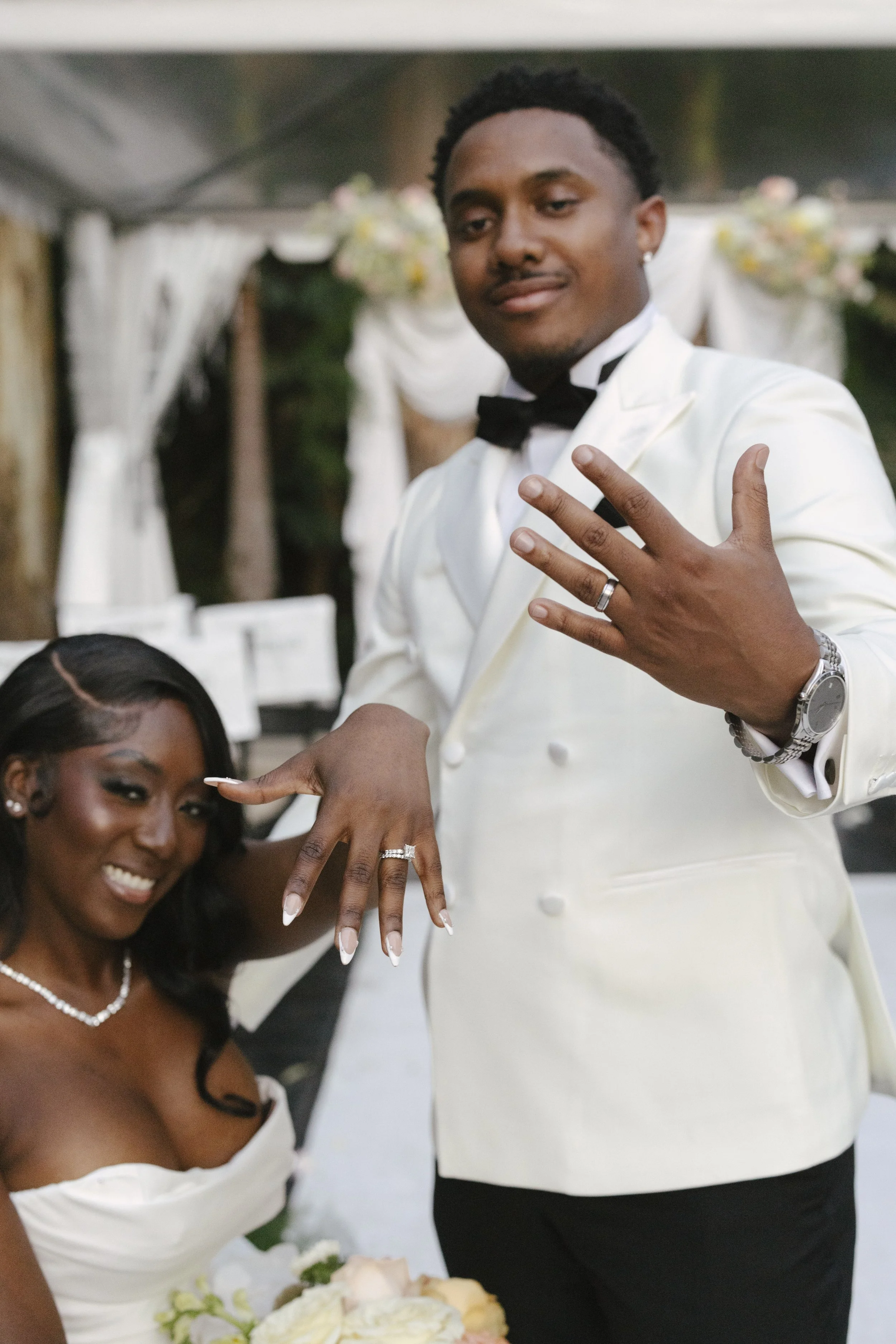Bride and groom portraits at Forest Campestre in Medellín, Colombia featuring romantic destination wedding photography, lush tropical gardens, bridal party portraits, and natural, documentary-style moments.