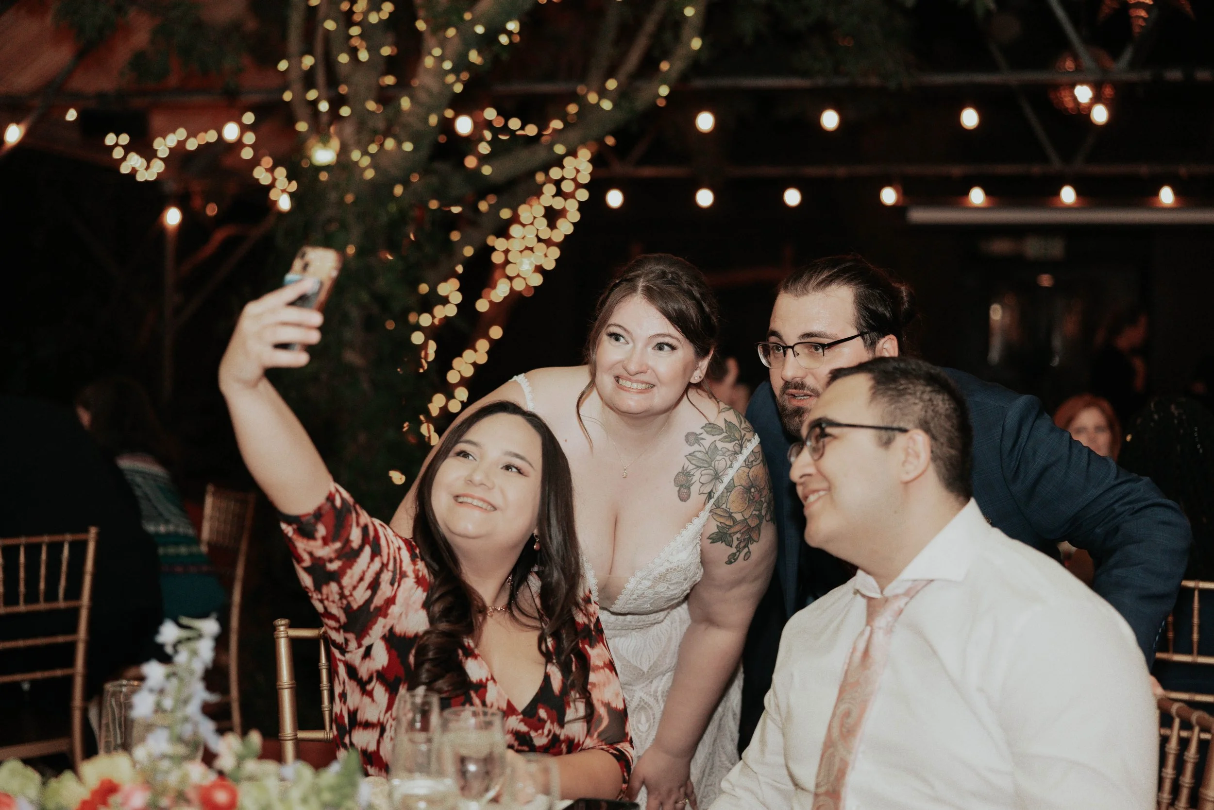 The celebration continued with an intimate garden reception at the Boojum Tree in Phoenix. Surrounded by glowing string lights, lush greenery, and their closest family and friends, Lauren and Joel spent the evening celebrating their marriage with lau