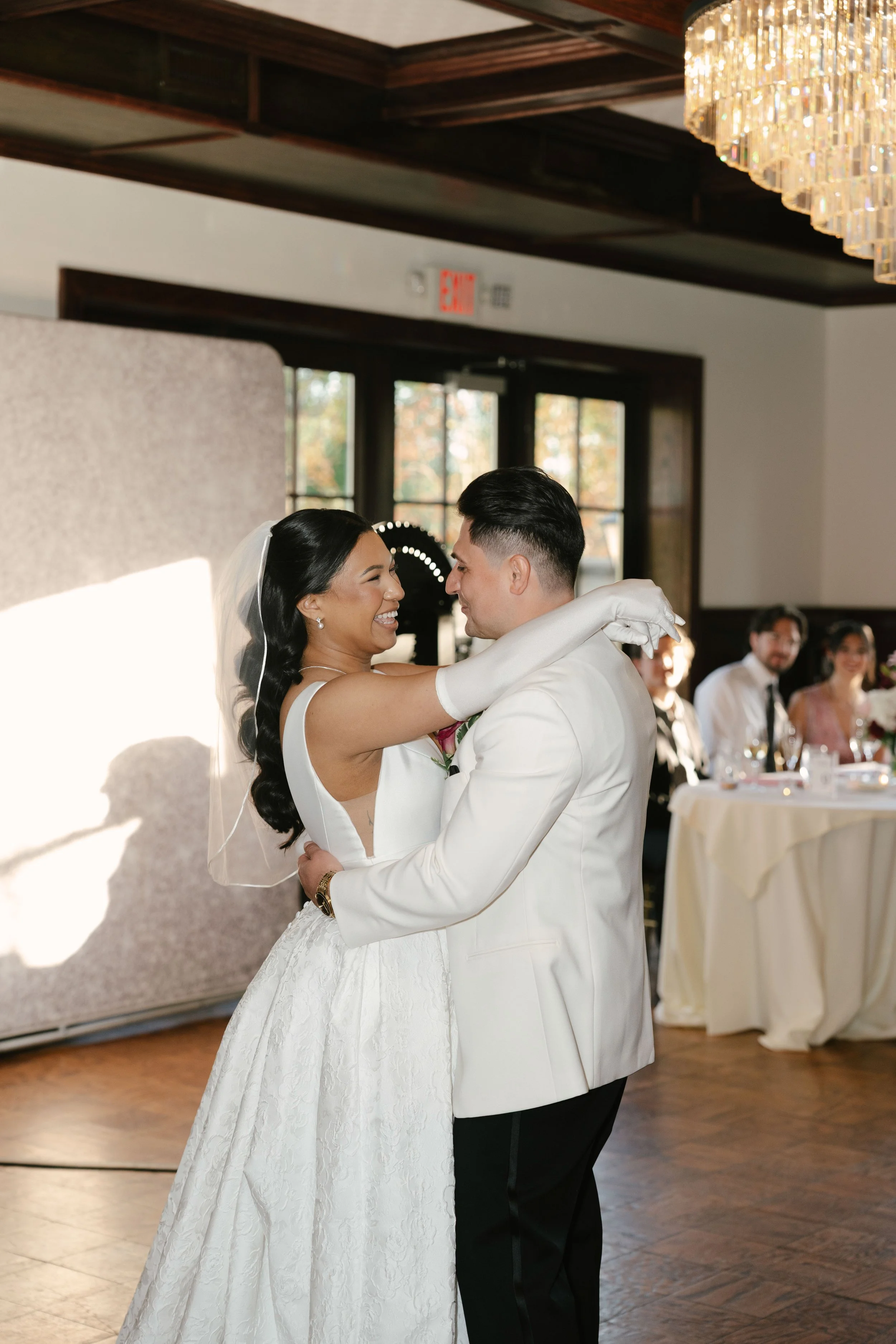 The reception at Hotel DuVillage kicked off with an unforgettable grand entrance as the bride, groom, and their loved ones filled the room with energy and excitement. From the first dance to the celebration that followed, every moment was captured on