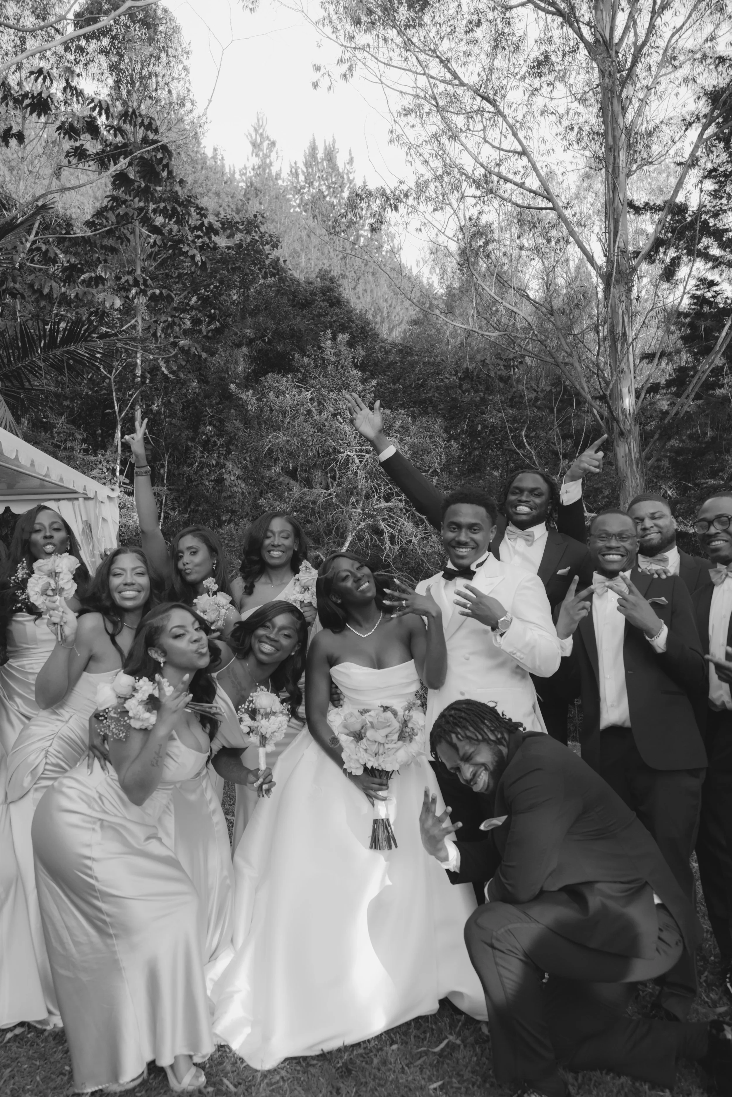Forest Campestre wedding ceremony in Medellín, Colombia featuring the bridal processional, groom's reaction, emotional ceremony moments, floral aisle design, wedding guests, and documentary-style wedding photography