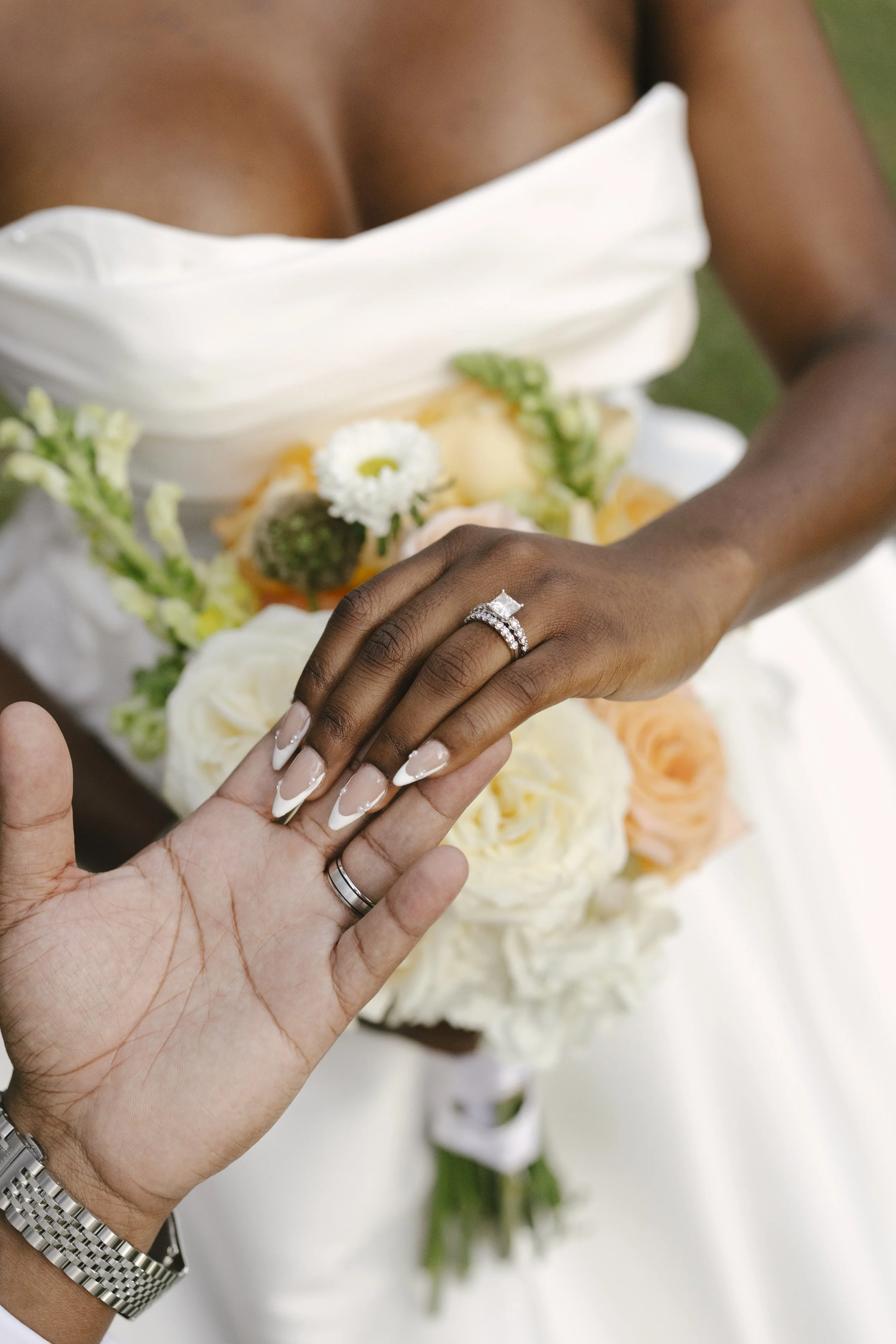 Bride and groom portraits at Forest Campestre in Medellín, Colombia featuring romantic destination wedding photography, lush tropical gardens, bridal party portraits, and natural, documentary-style moments.