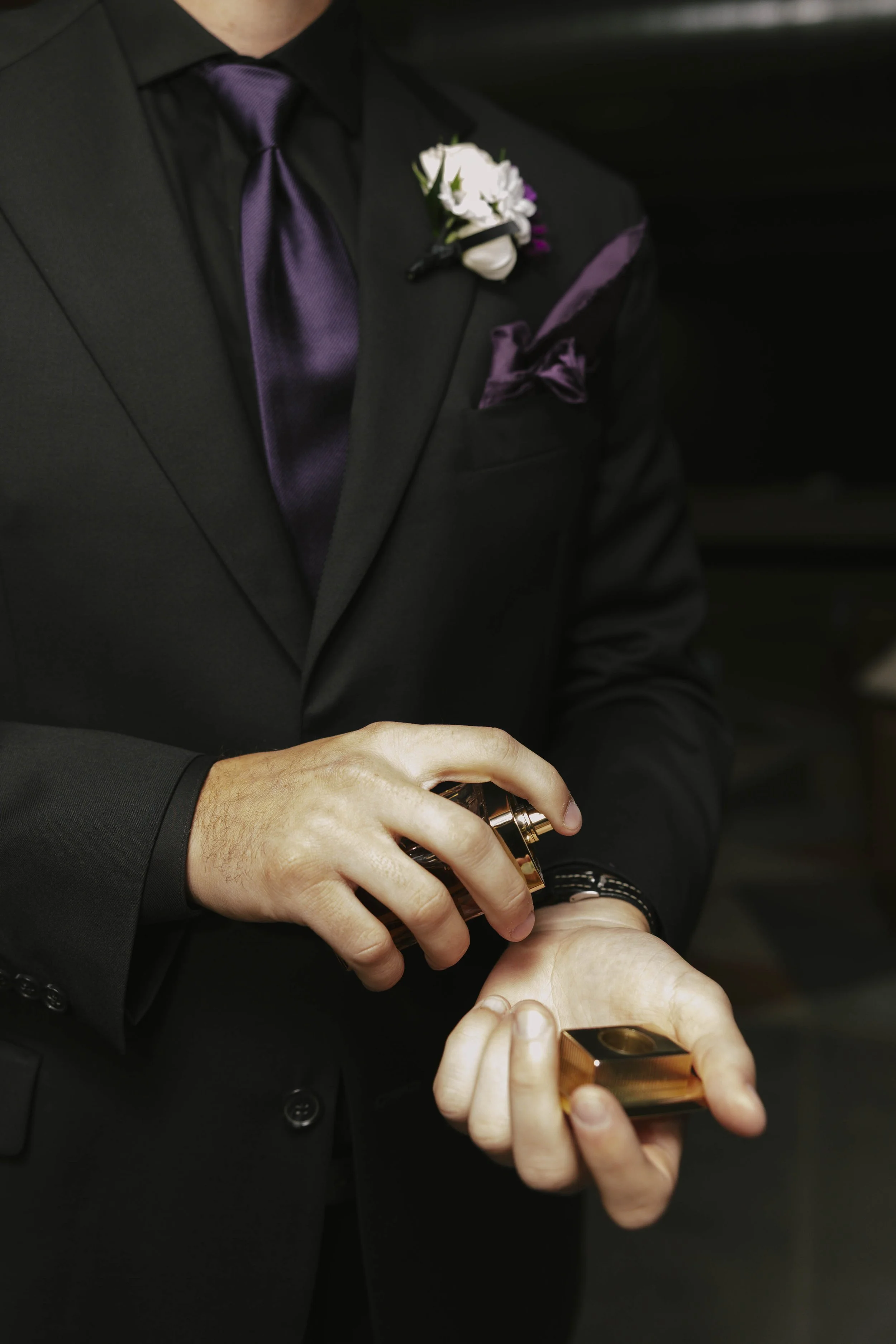 Romantic, modern wedding at The Clayton House in Scottsdale, Arizona captured by Arizona wedding photographer Raw By Laura, highlighting genuine connection, refined details, and natural moments throughout the celebration.