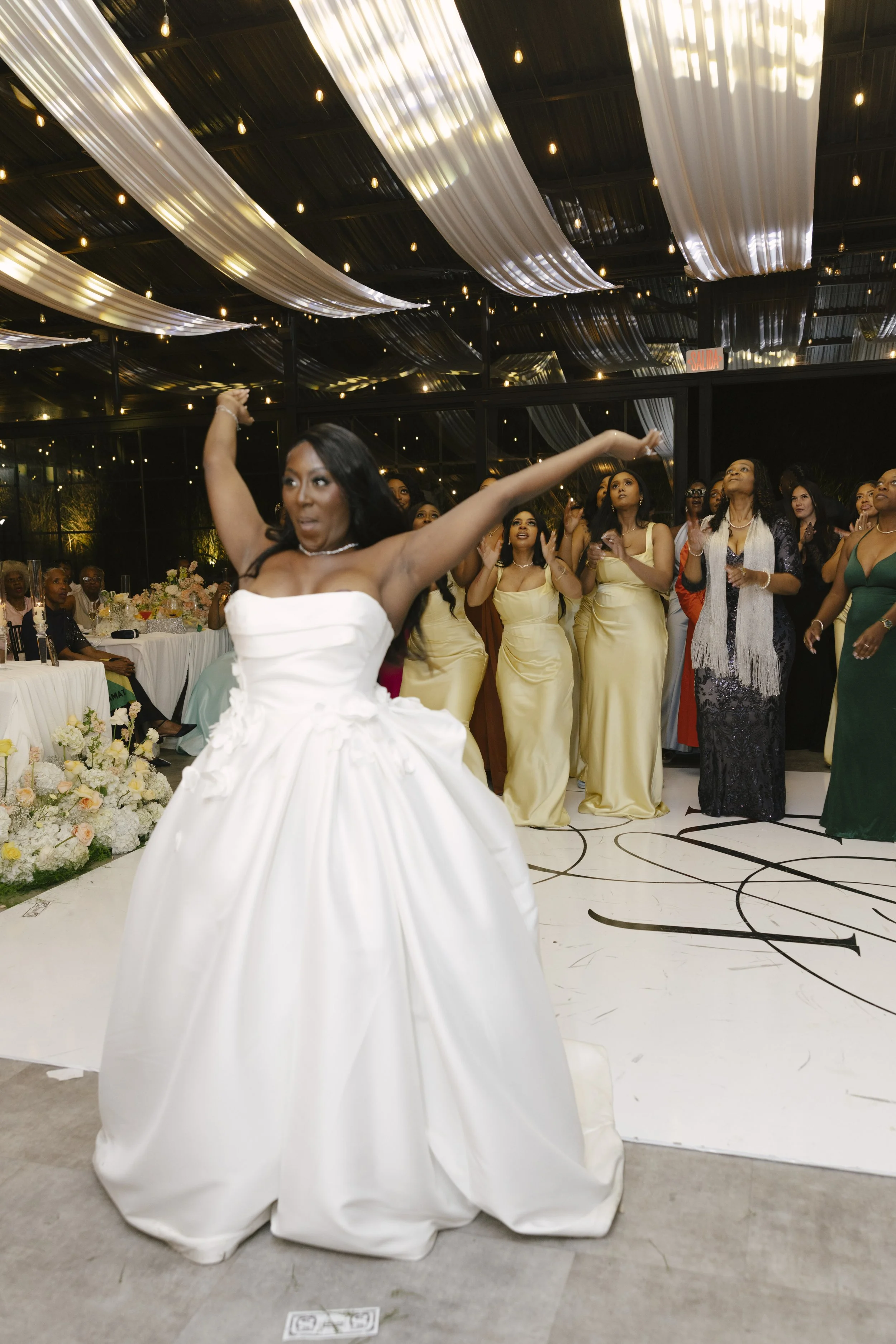 Wedding reception at Forest Campestre in Medellín, Colombia featuring the couple's first dance, parent dances, dance floor celebration, wedding desserts, and candid documentary wedding photography.