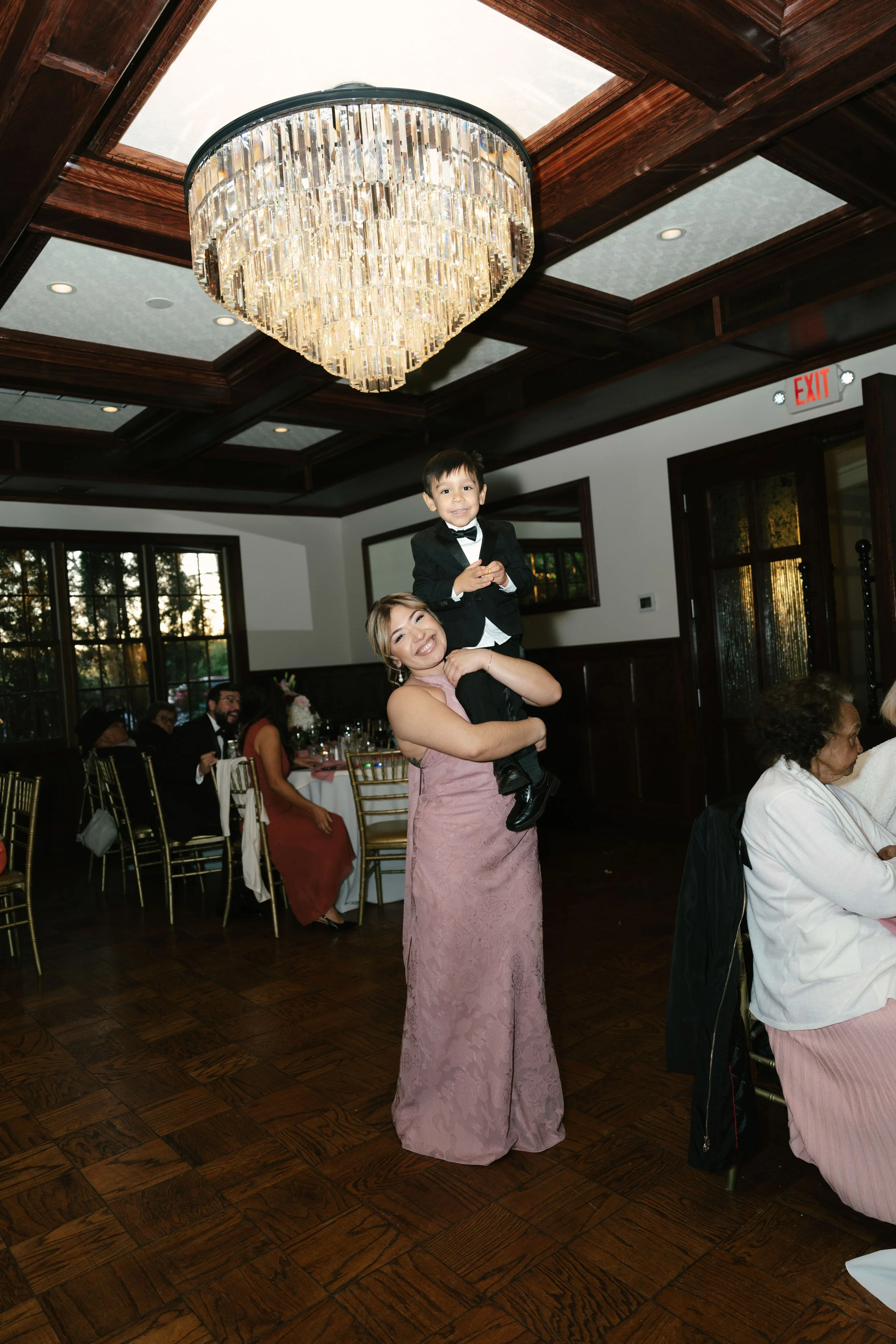 The reception at Hotel DuVillage kicked off with an unforgettable grand entrance as the bride, groom, and their loved ones filled the room with energy and excitement. From the first dance to the celebration that followed, every moment was captured on