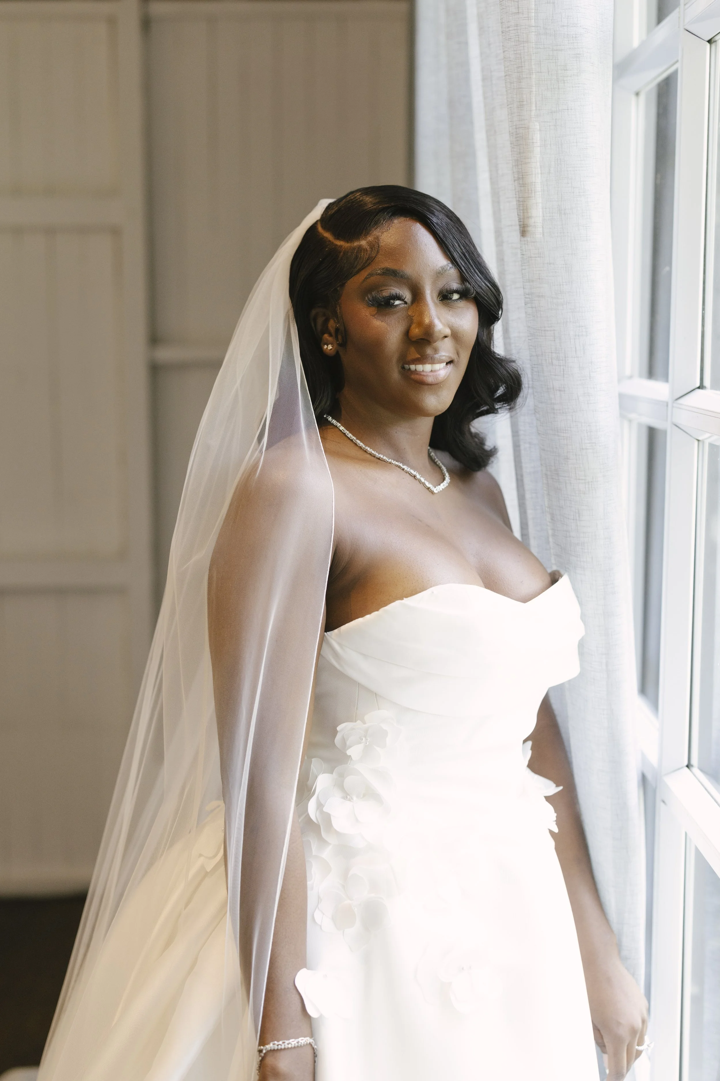 Documentary wedding photography showcasing bridal preparations, bridesmaids, wedding details, floral ceremony design, reception décor, invitation suite, wedding dress, and intimate getting ready moments at Forest Campestre in Medellín, Colombia.