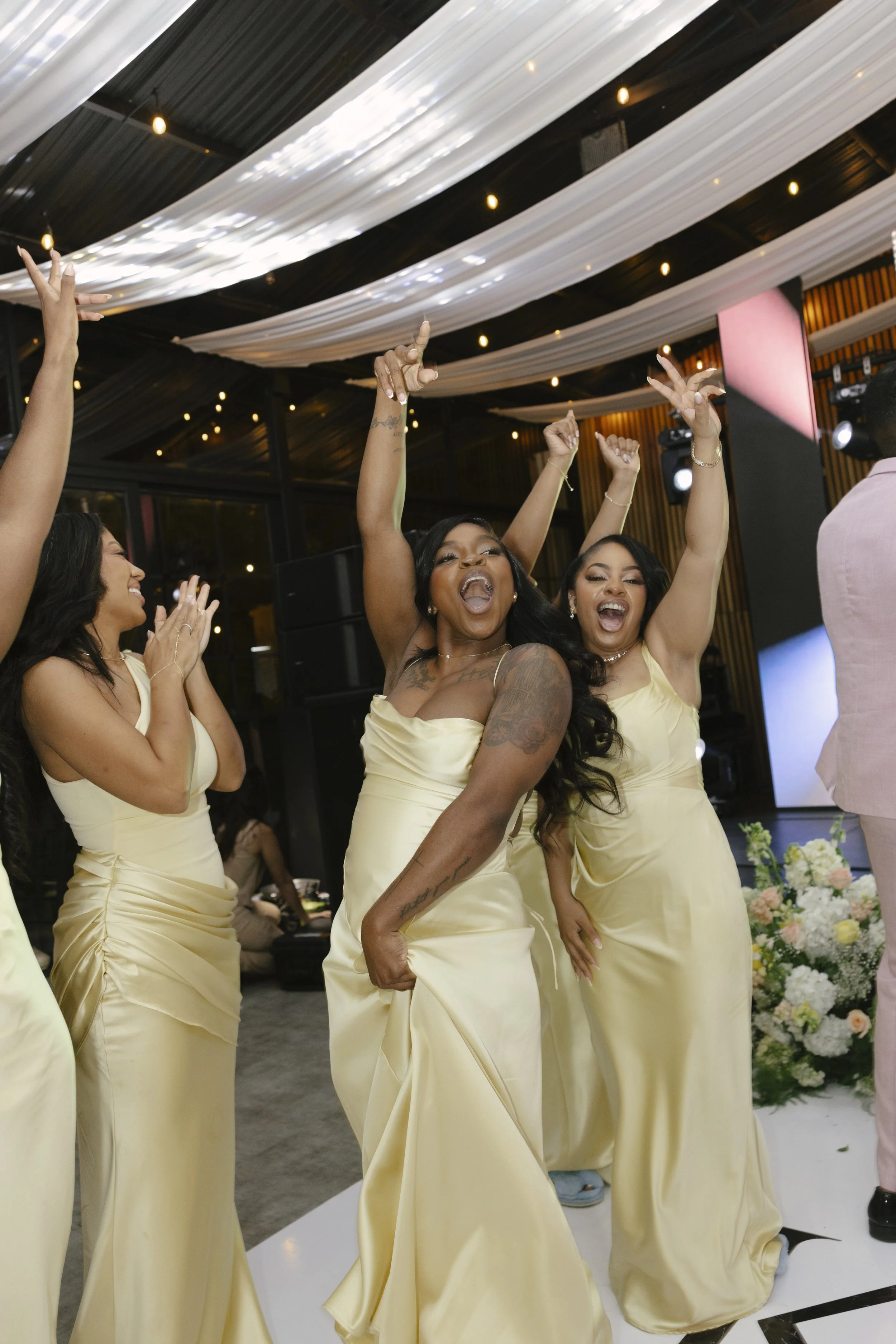 Wedding reception at Forest Campestre in Medellín, Colombia featuring the couple's first dance, parent dances, dance floor celebration, wedding desserts, and candid documentary wedding photography.