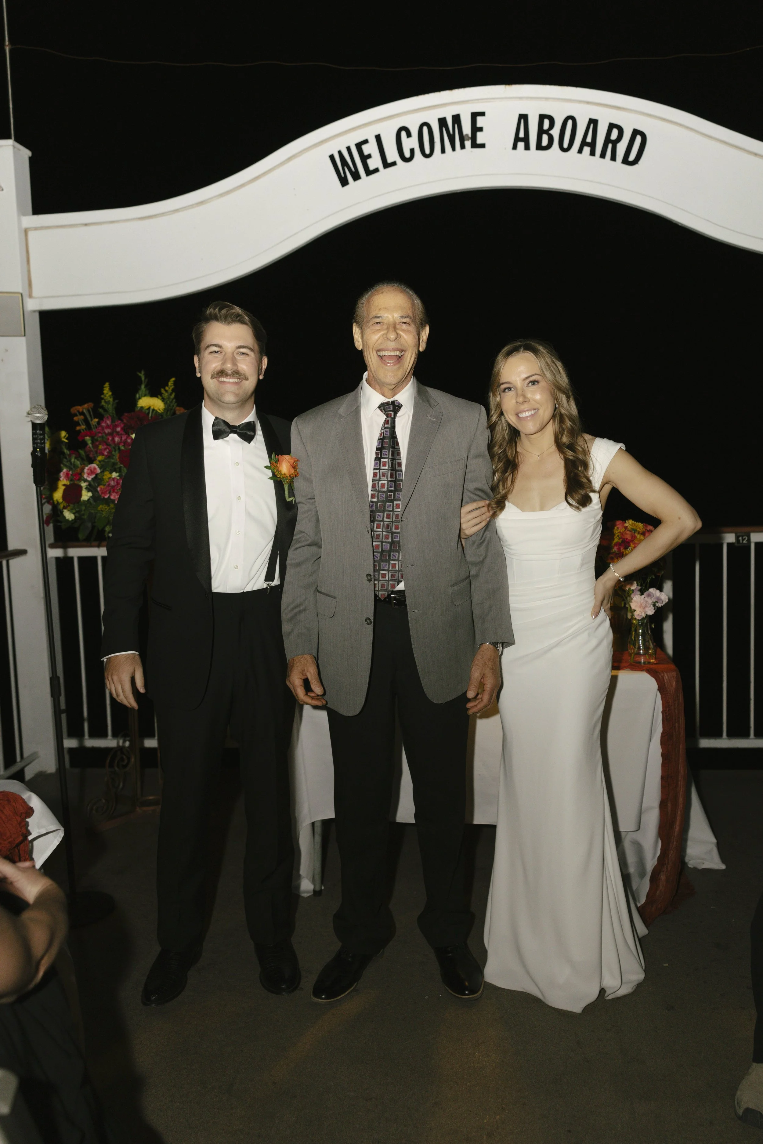 As night fell over Canyon Lake, the celebration continued aboard the Dolly Steamboat with heartfelt toasts, laughter, and time spent with close friends and family. Under the Arizona night sky, the couple shared meaningful moments with their guests, e