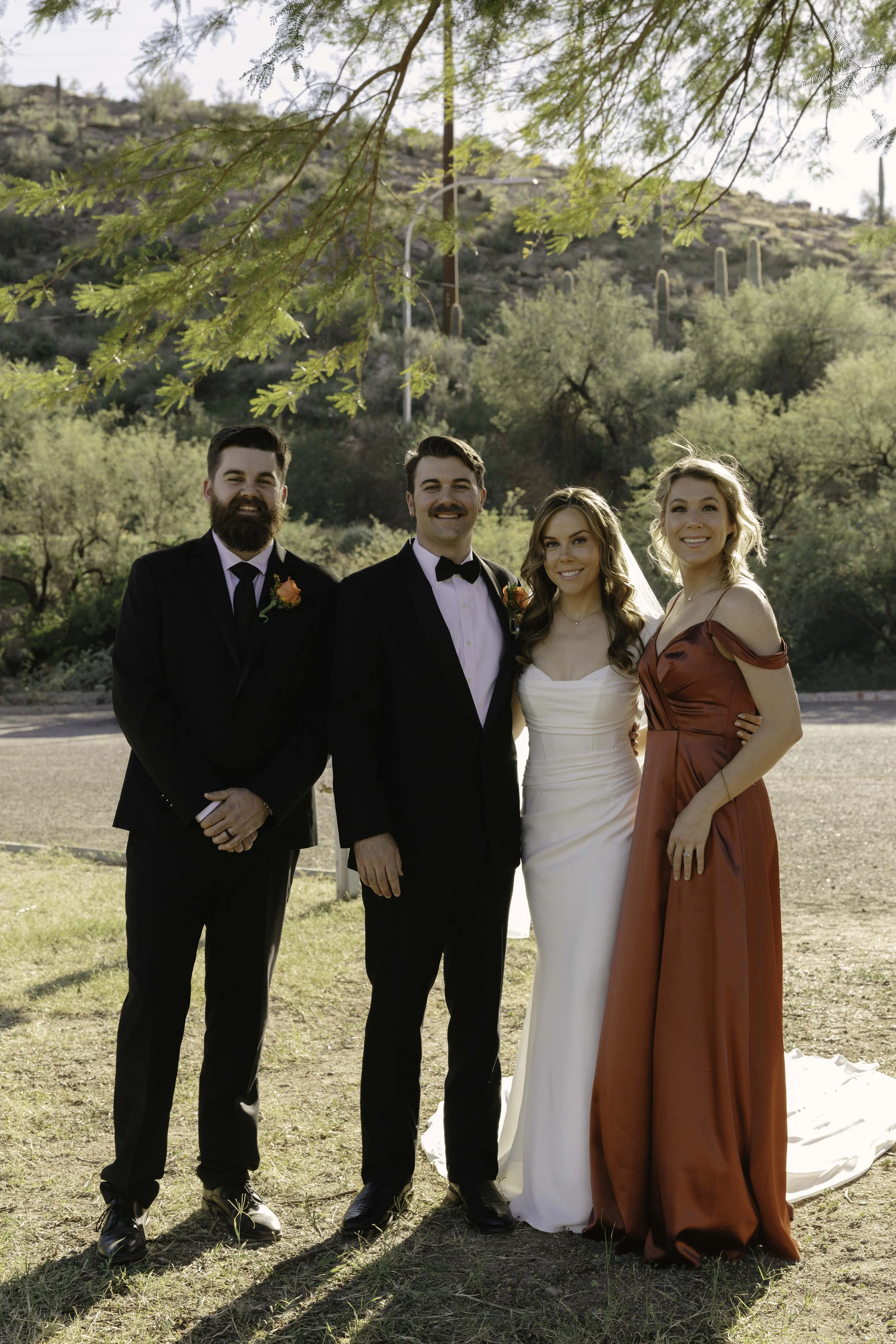 Before boarding the Dolly Steamboat, the couple shared a quiet first look along the shoreline of Canyon Lake. Surrounded by the desert mountains and calm water, they exchanged private vows in an intimate moment before the celebration began. The peace