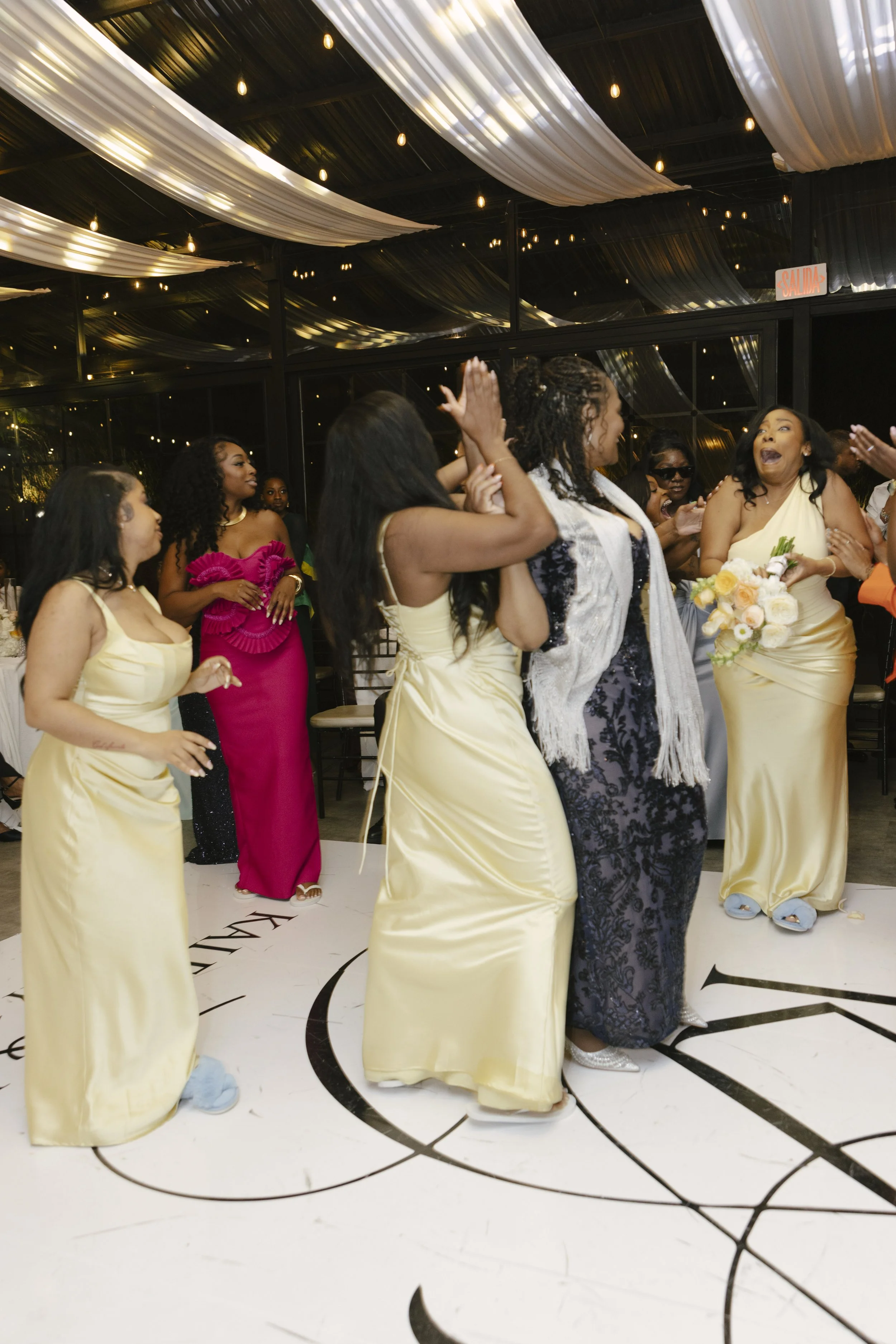 Wedding reception at Forest Campestre in Medellín, Colombia featuring the couple's first dance, parent dances, dance floor celebration, wedding desserts, and candid documentary wedding photography.
