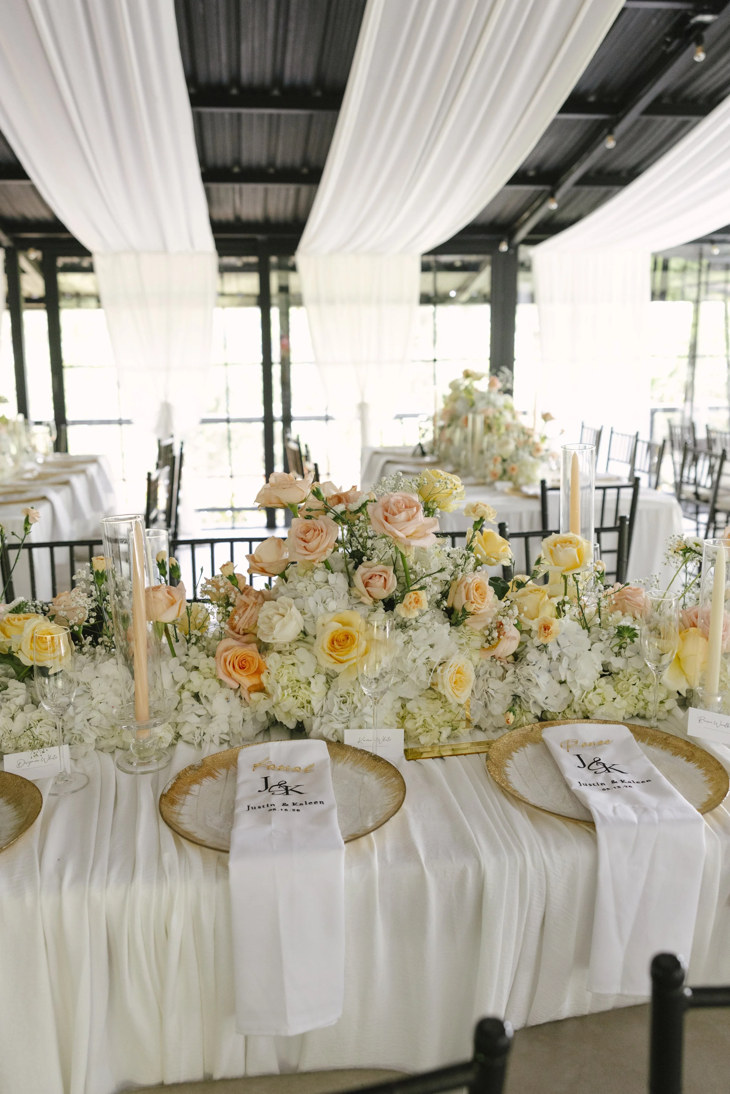 Documentary wedding photography showcasing bridal preparations, bridesmaids, wedding details, floral ceremony design, reception décor, invitation suite, wedding dress, and intimate getting ready moments at Forest Campestre in Medellín, Colombia.