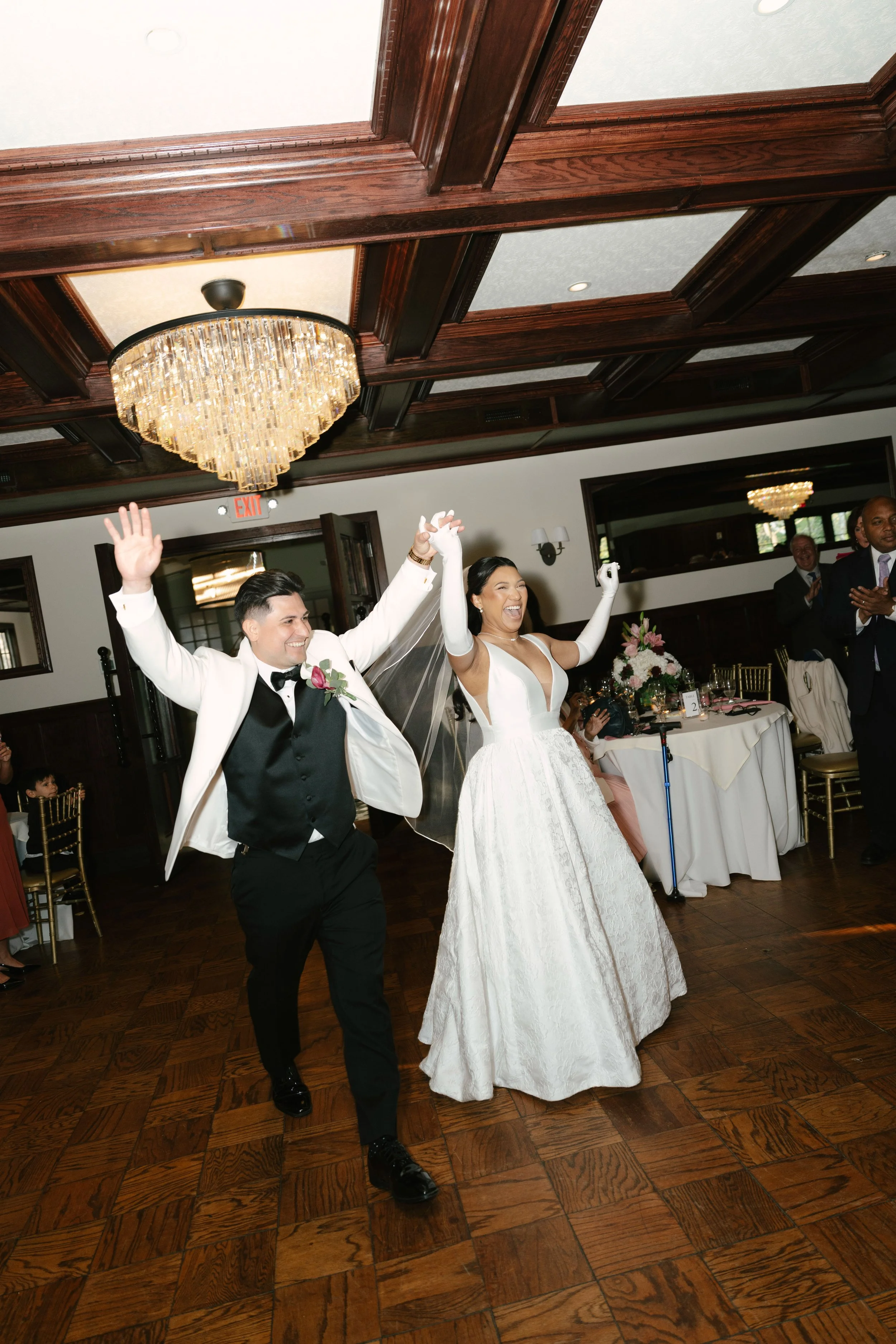 The reception at Hotel DuVillage kicked off with an unforgettable grand entrance as the bride, groom, and their loved ones filled the room with energy and excitement. From the first dance to the celebration that followed, every moment was captured on