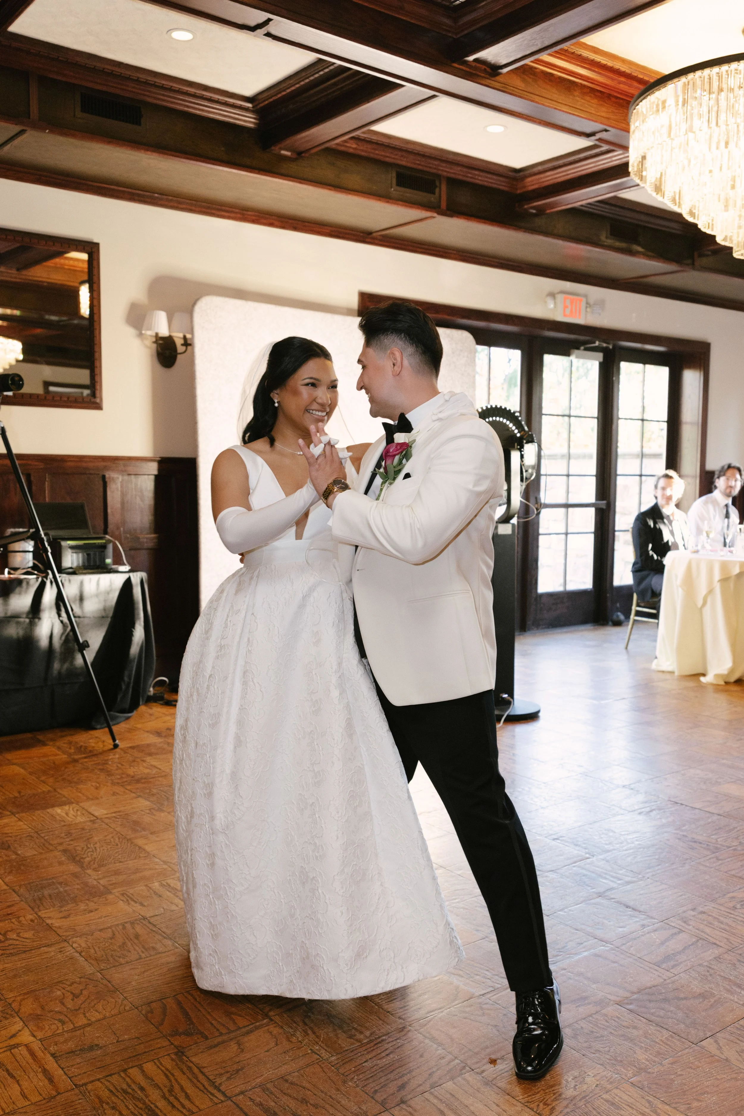 The reception at Hotel DuVillage kicked off with an unforgettable grand entrance as the bride, groom, and their loved ones filled the room with energy and excitement. From the first dance to the celebration that followed, every moment was captured on